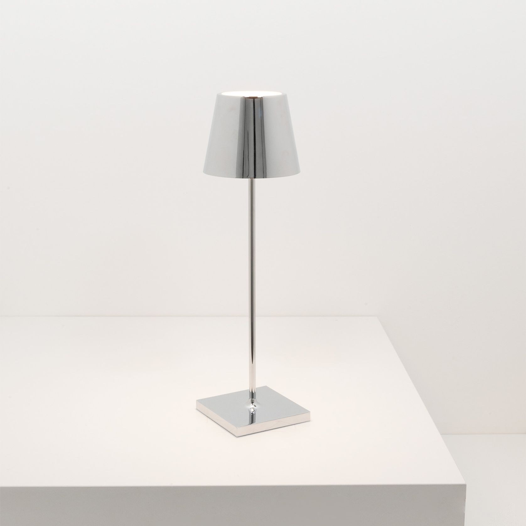 Poldina Metallic Table Lamp gallery detail image