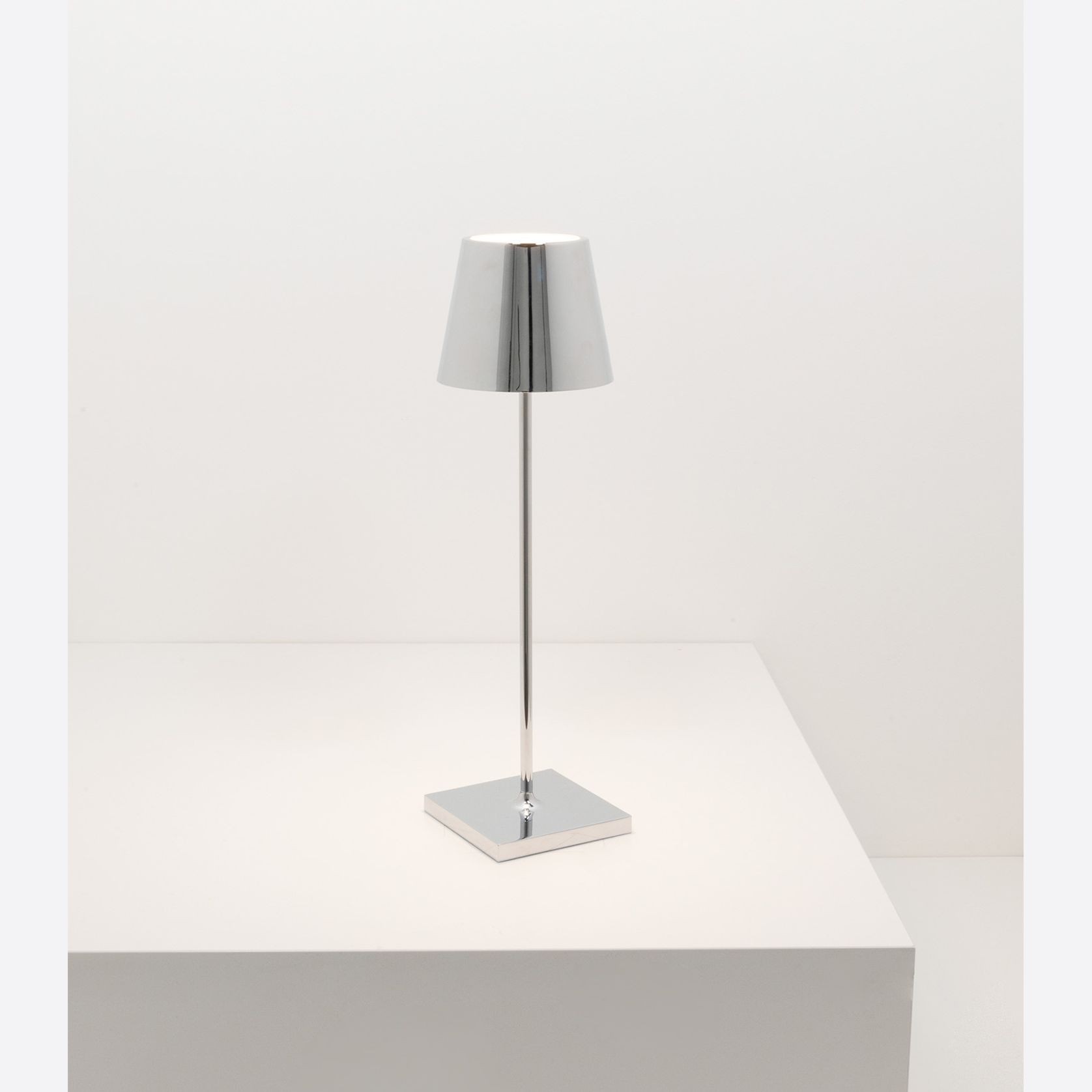 Poldina Metallic Table Lamp gallery detail image