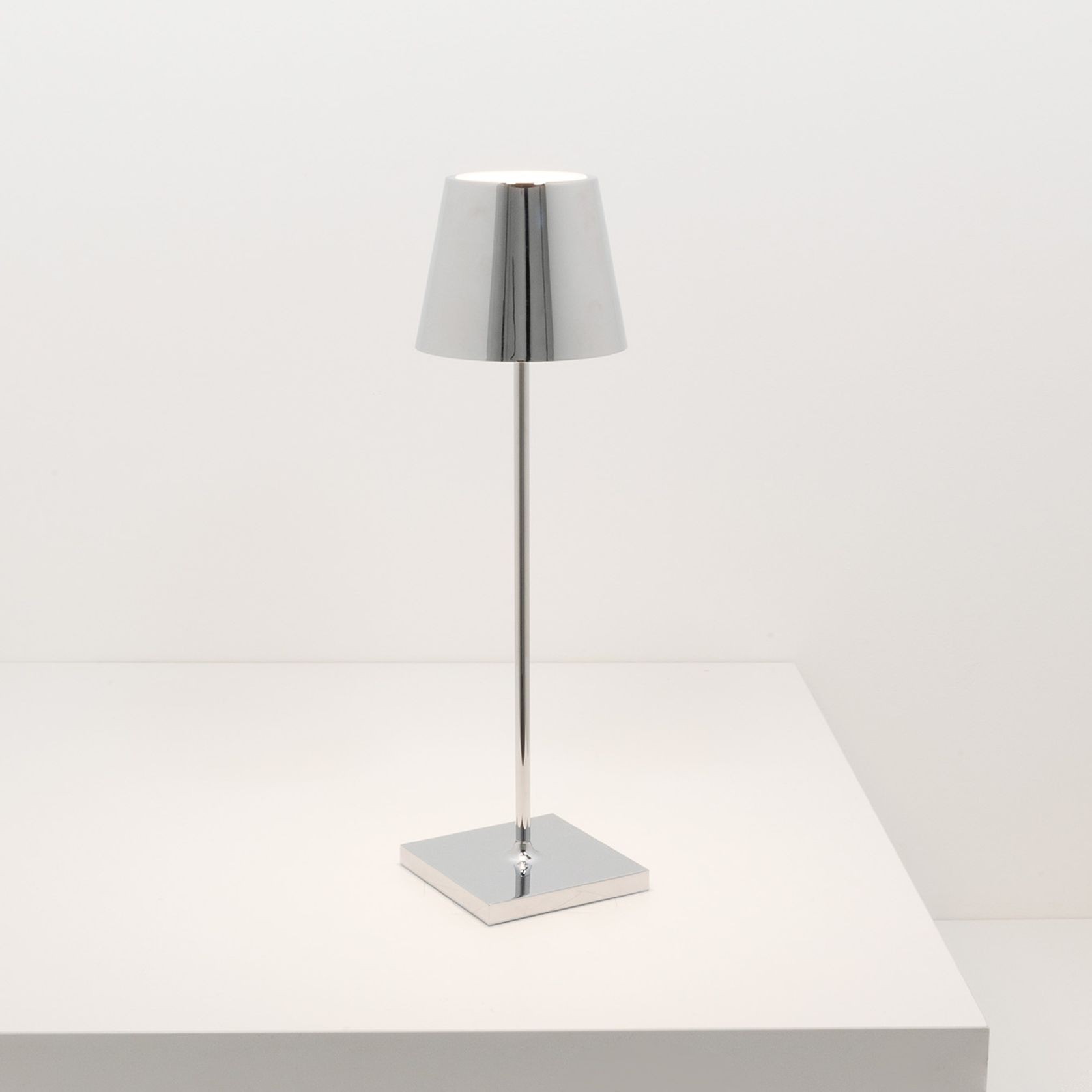 Poldina Metallic Table Lamp gallery detail image