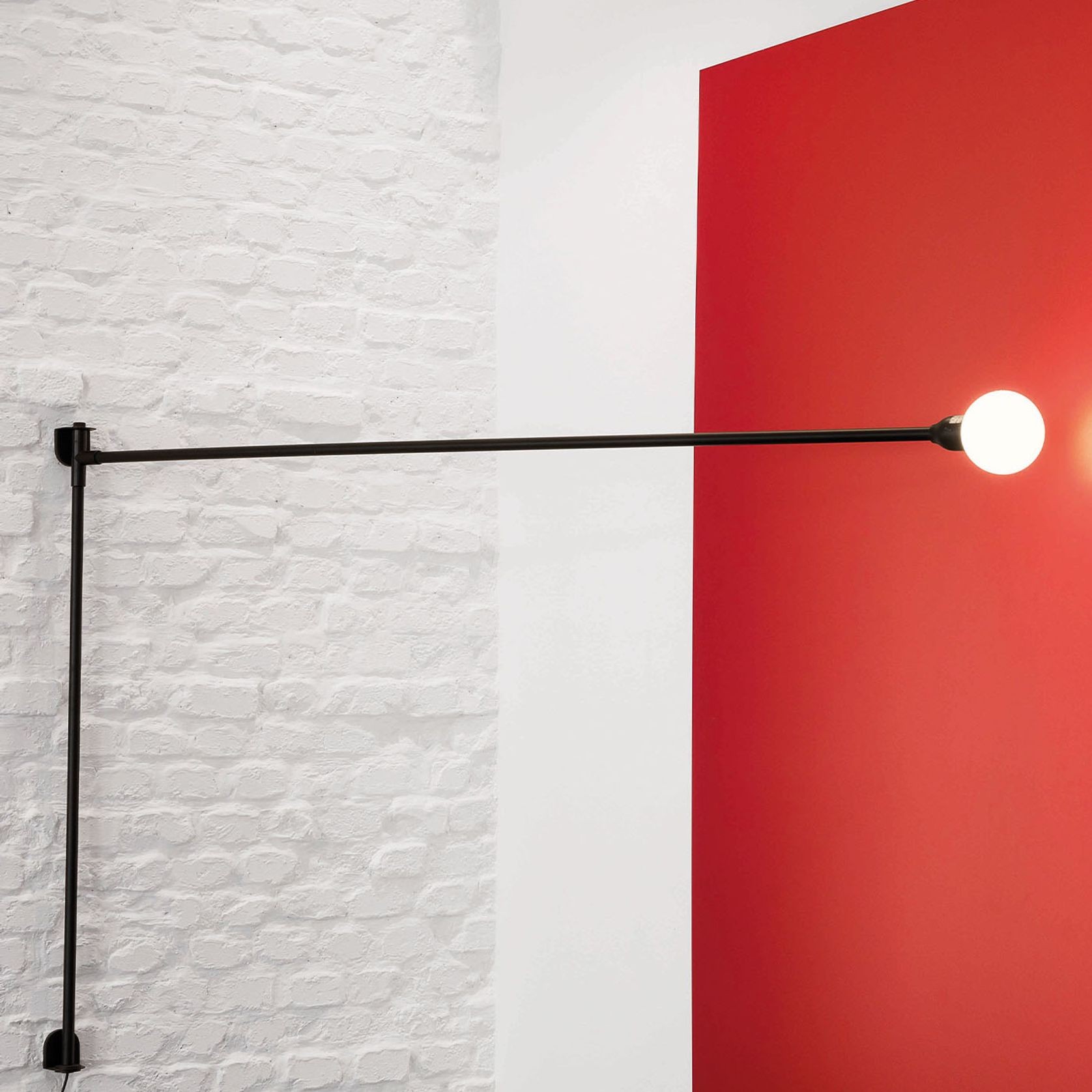 Potence Pivotante Wall Light gallery detail image