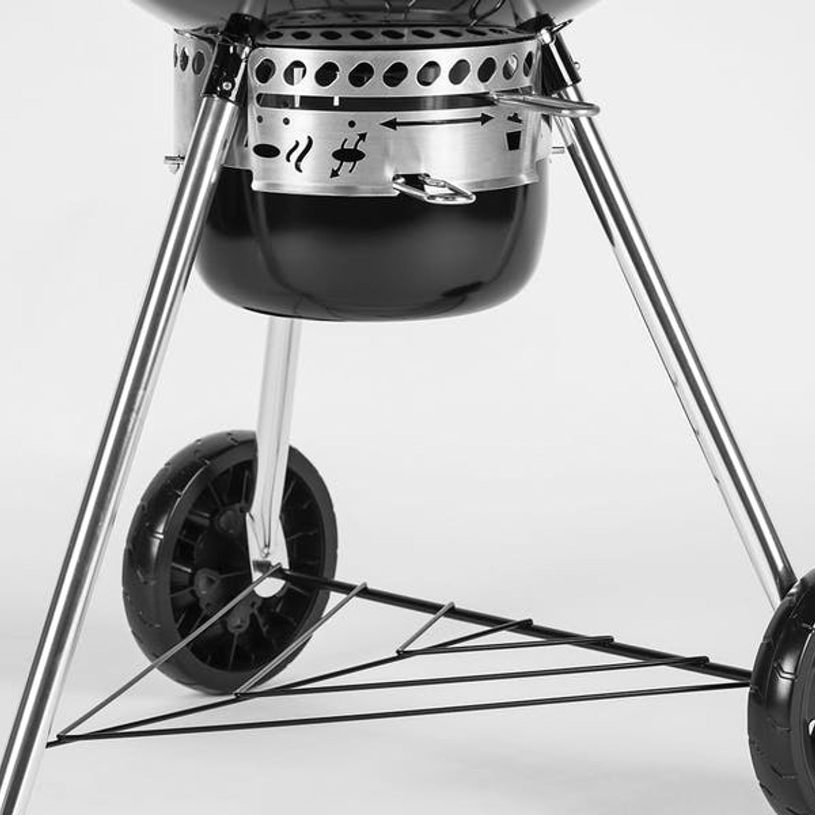 Weber 57cm Master Touch Kettle Black gallery detail image