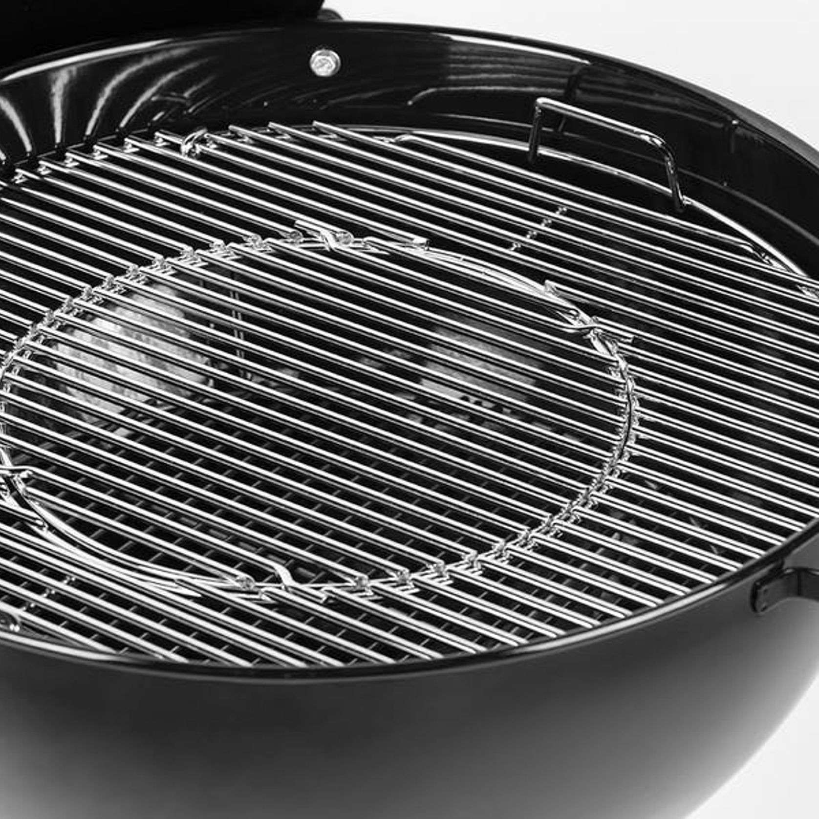 Weber 57cm Master Touch Kettle Black gallery detail image