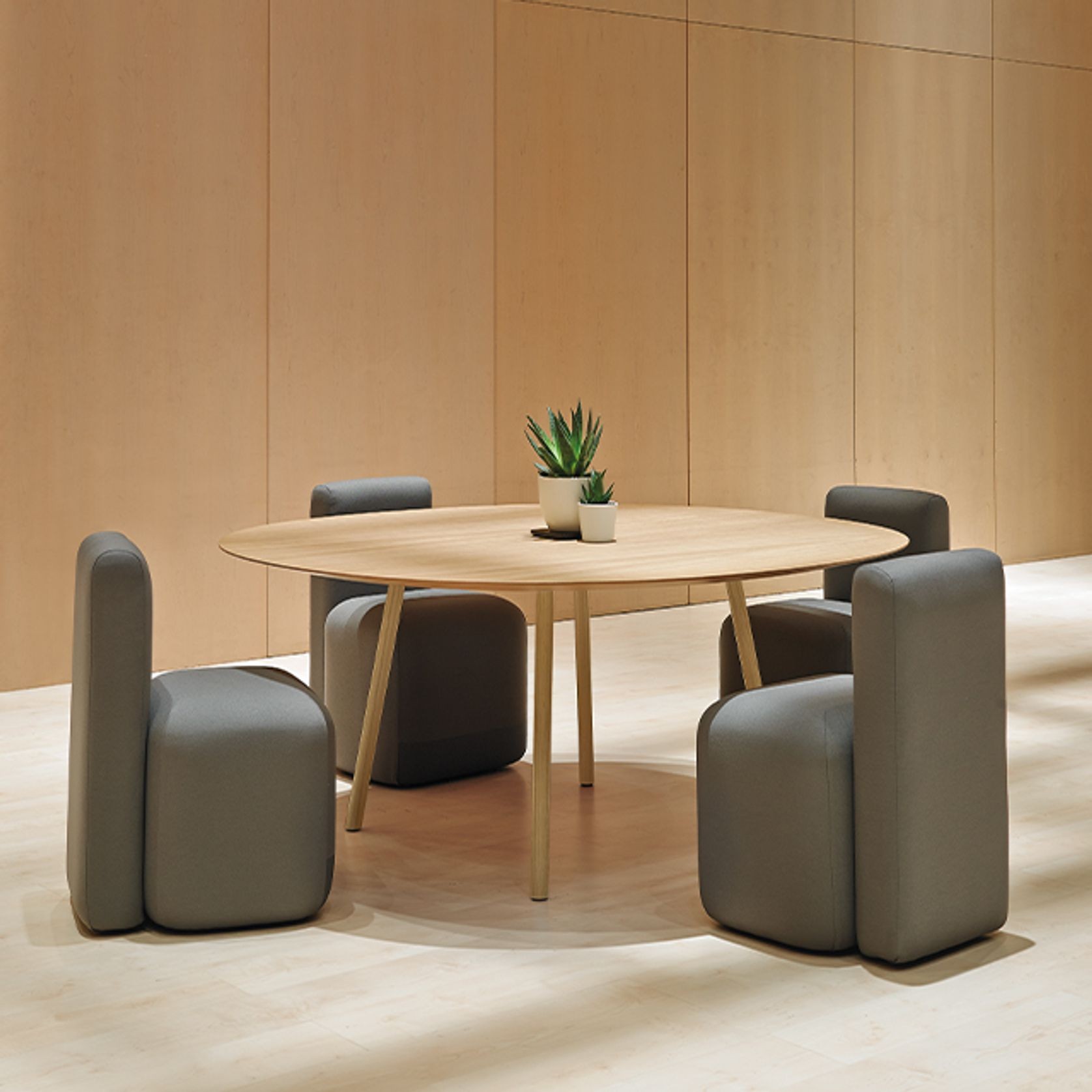 Maarten Table gallery detail image