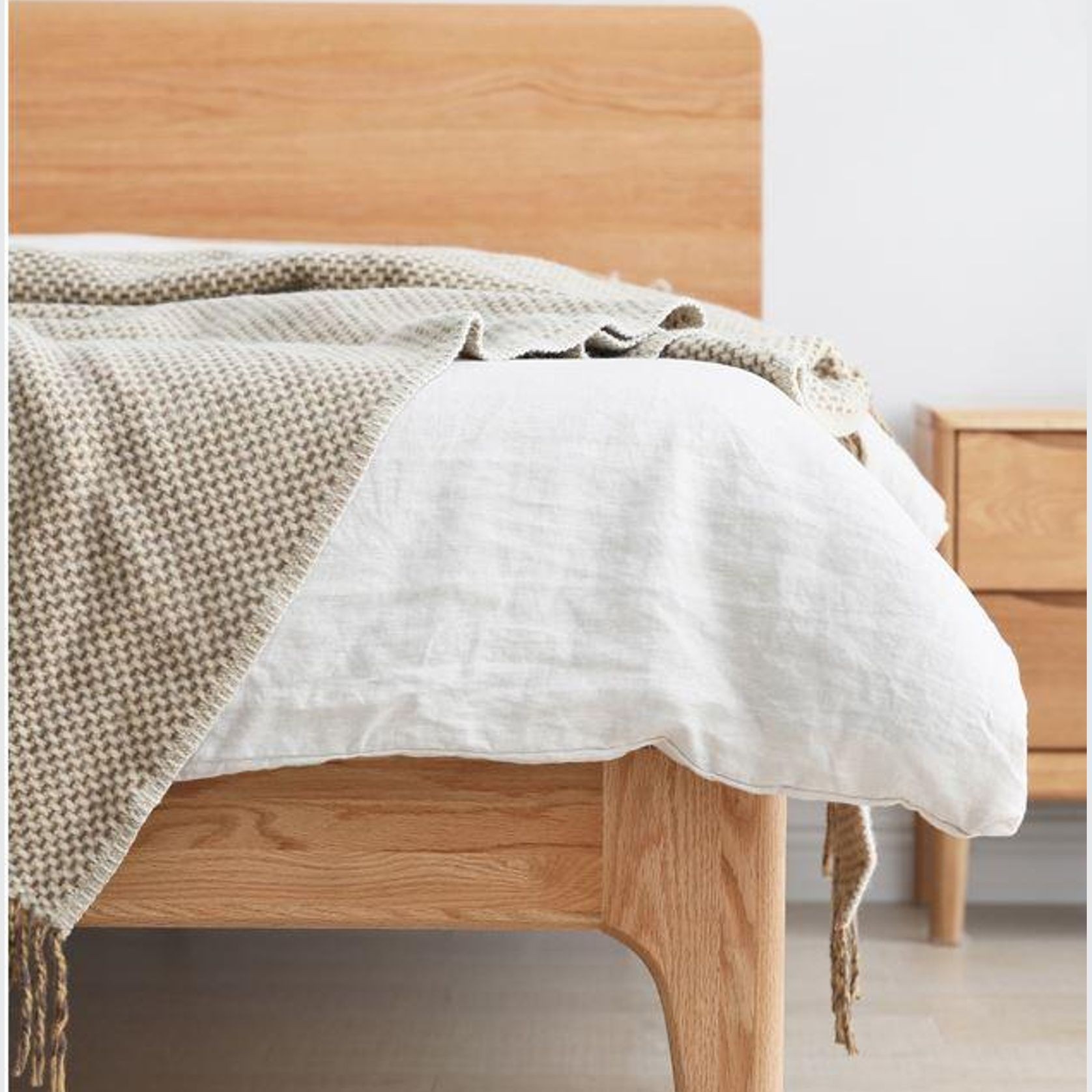 Berlin Natural Solid Oak Queen Size Bed gallery detail image