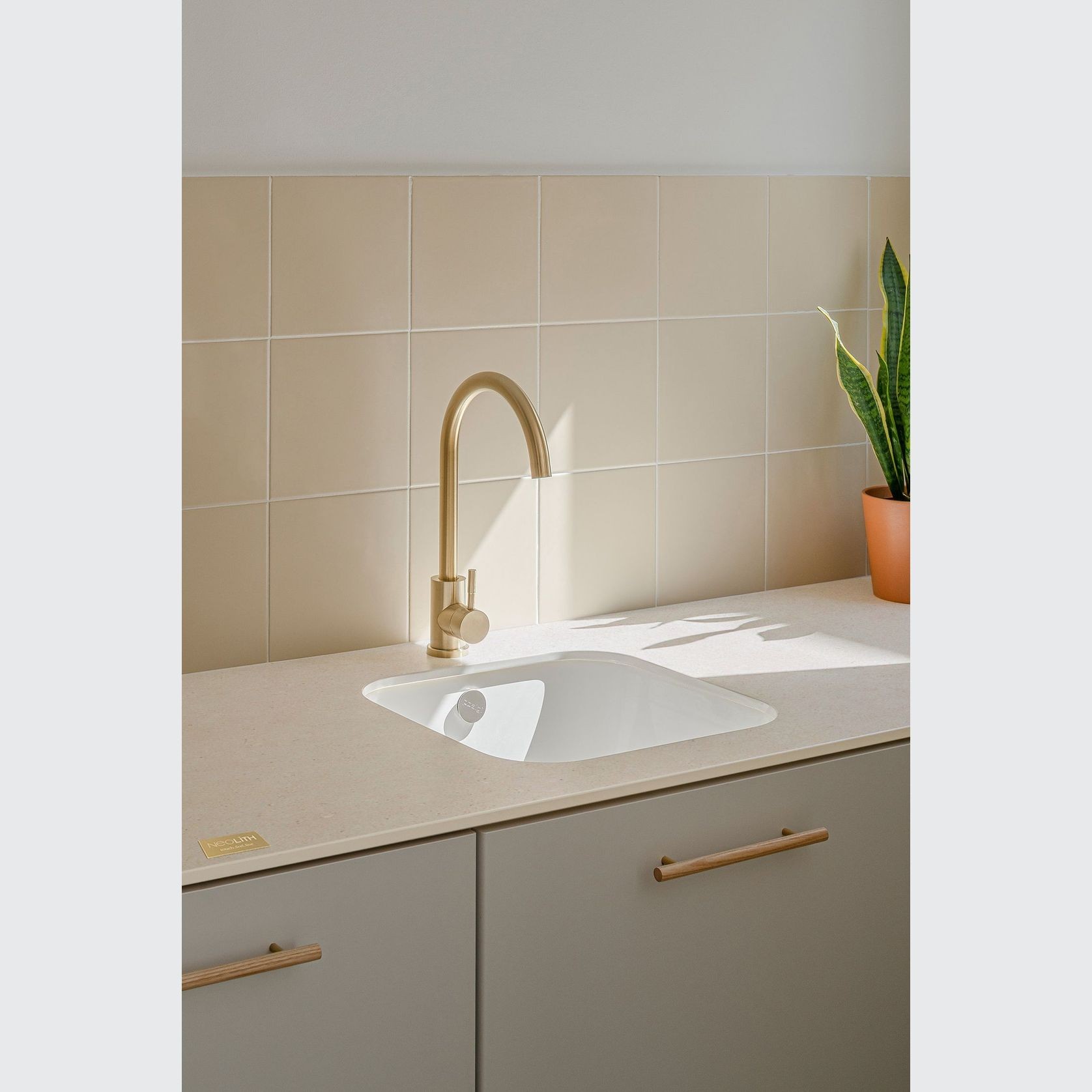 Crème gallery detail image