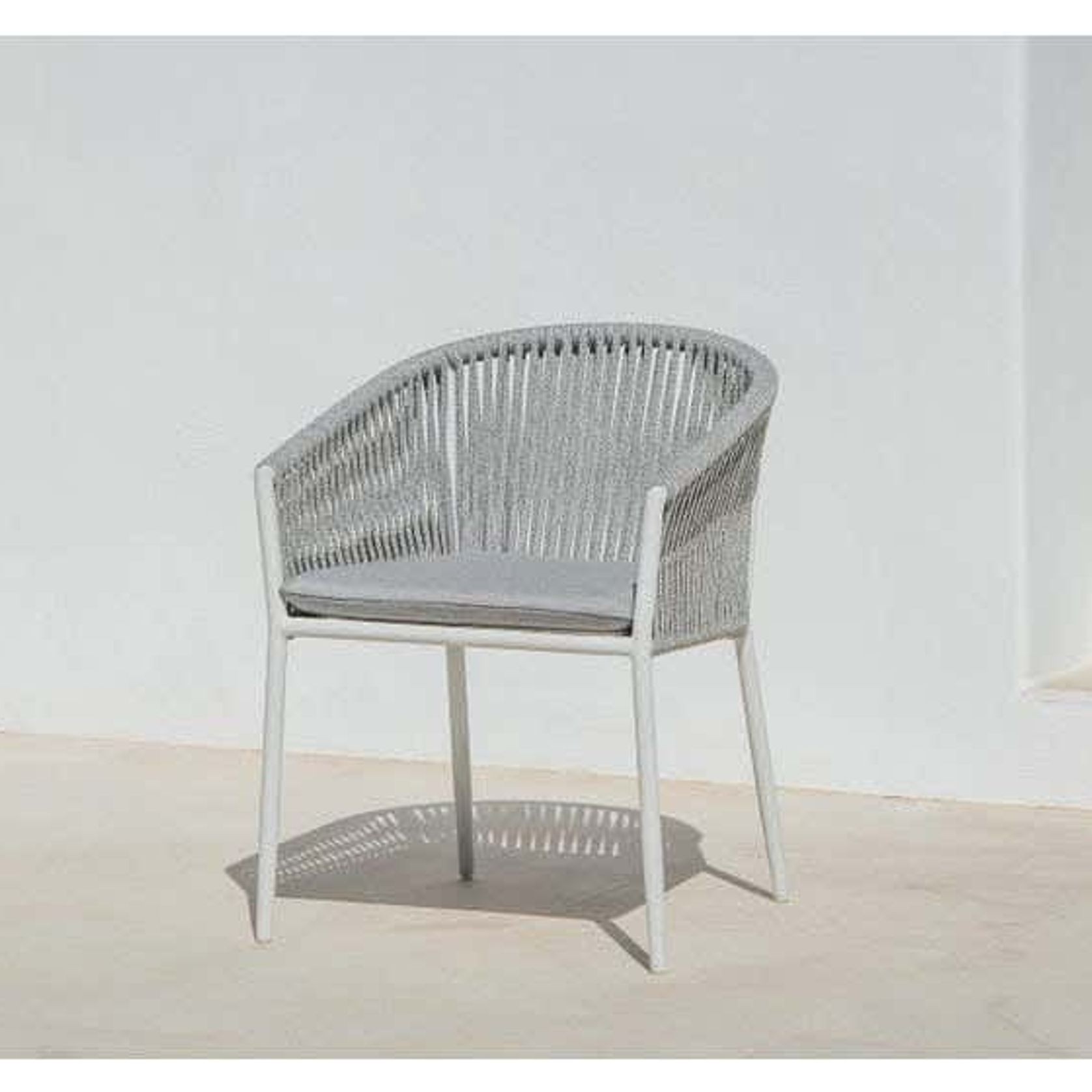 Atoll 140 Round Table with Gizella Chairs -5pc Outdoor gallery detail image