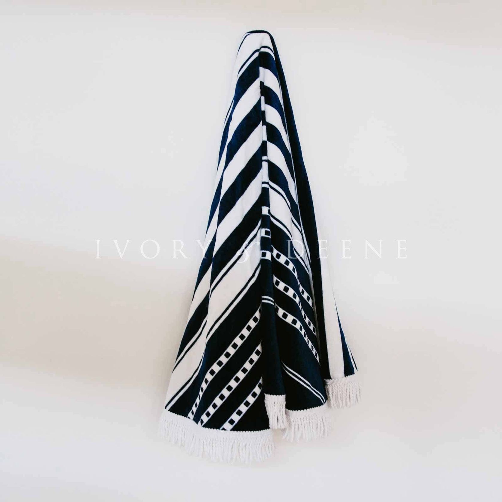Round Beach Towel/Picnic Blanket - Oceans gallery detail image