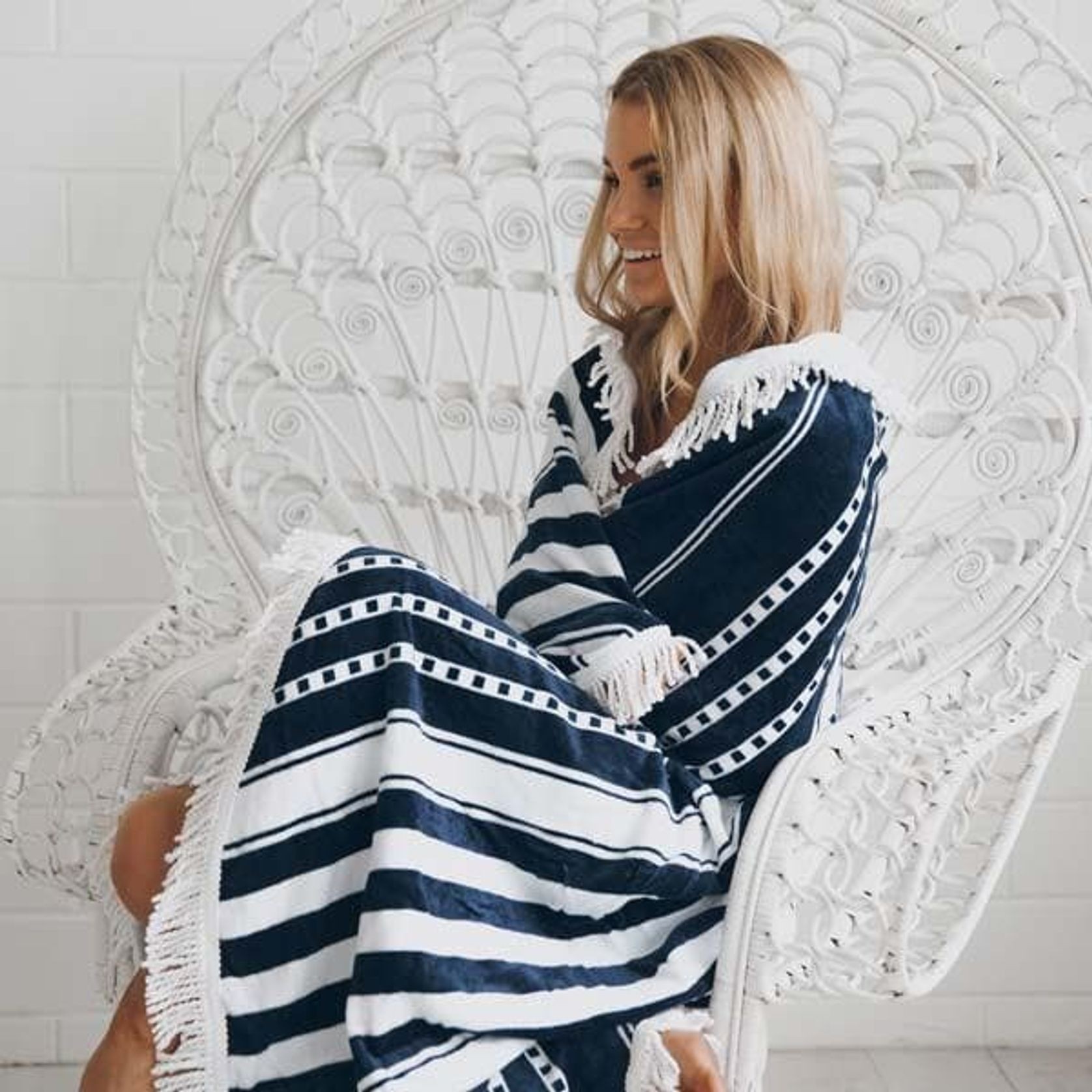 Round Beach Towel/Picnic Blanket - Oceans gallery detail image