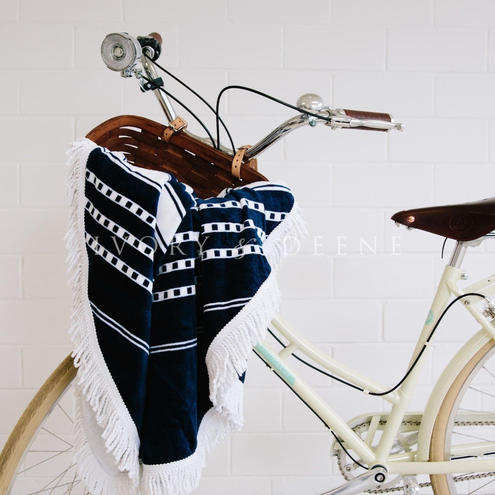 Round Beach Towel/Picnic Blanket - Oceans gallery detail image
