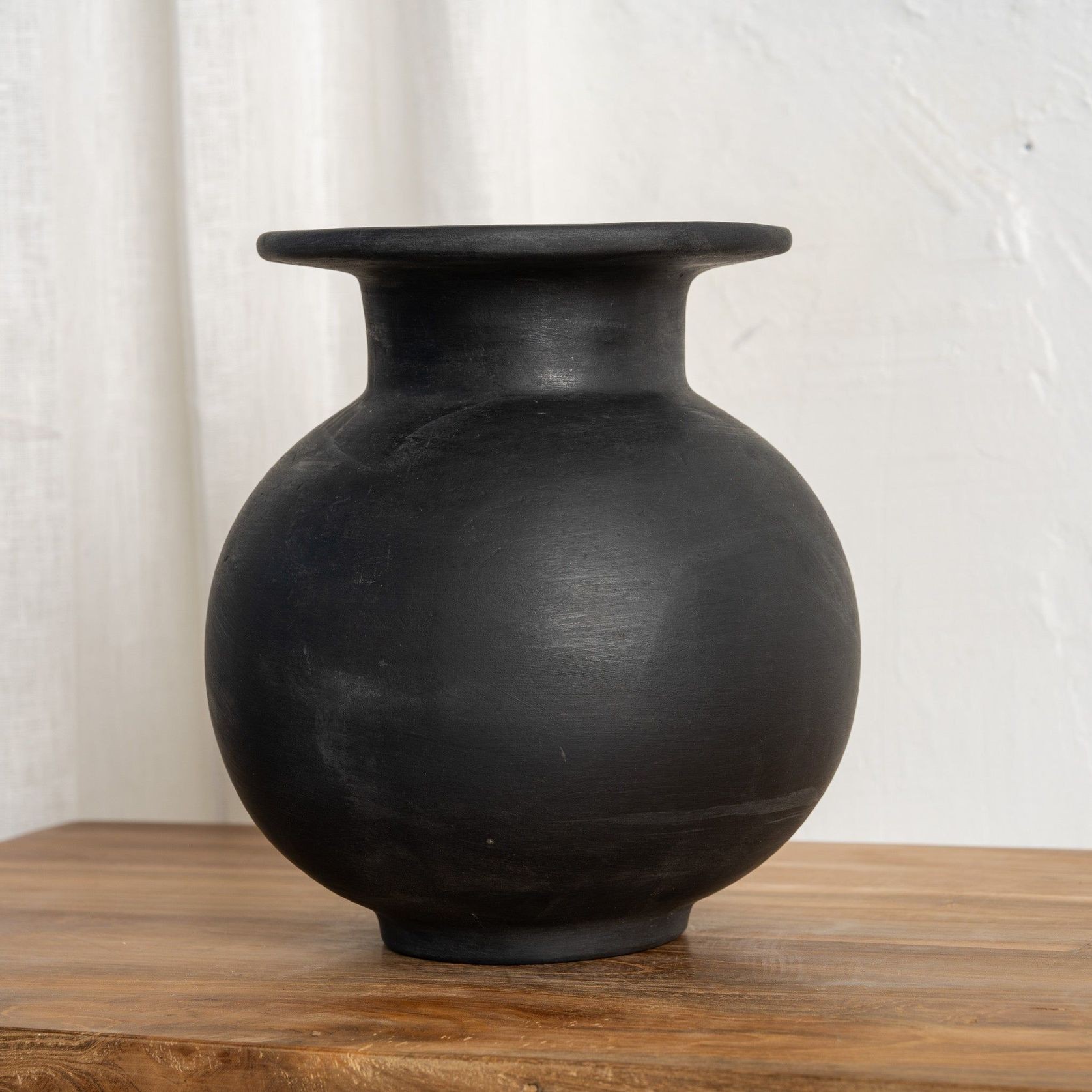Sana Short Vase gallery detail image