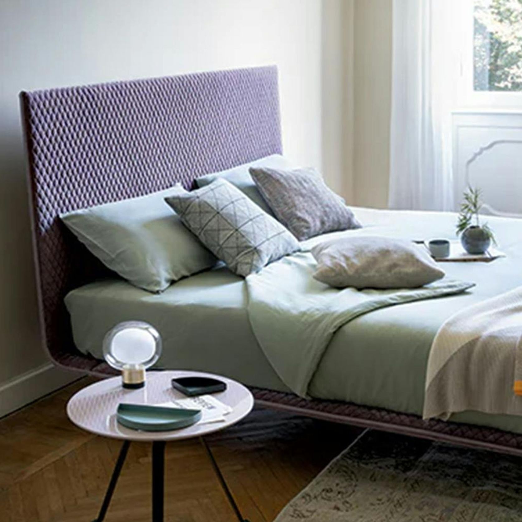 Thin Bed gallery detail image