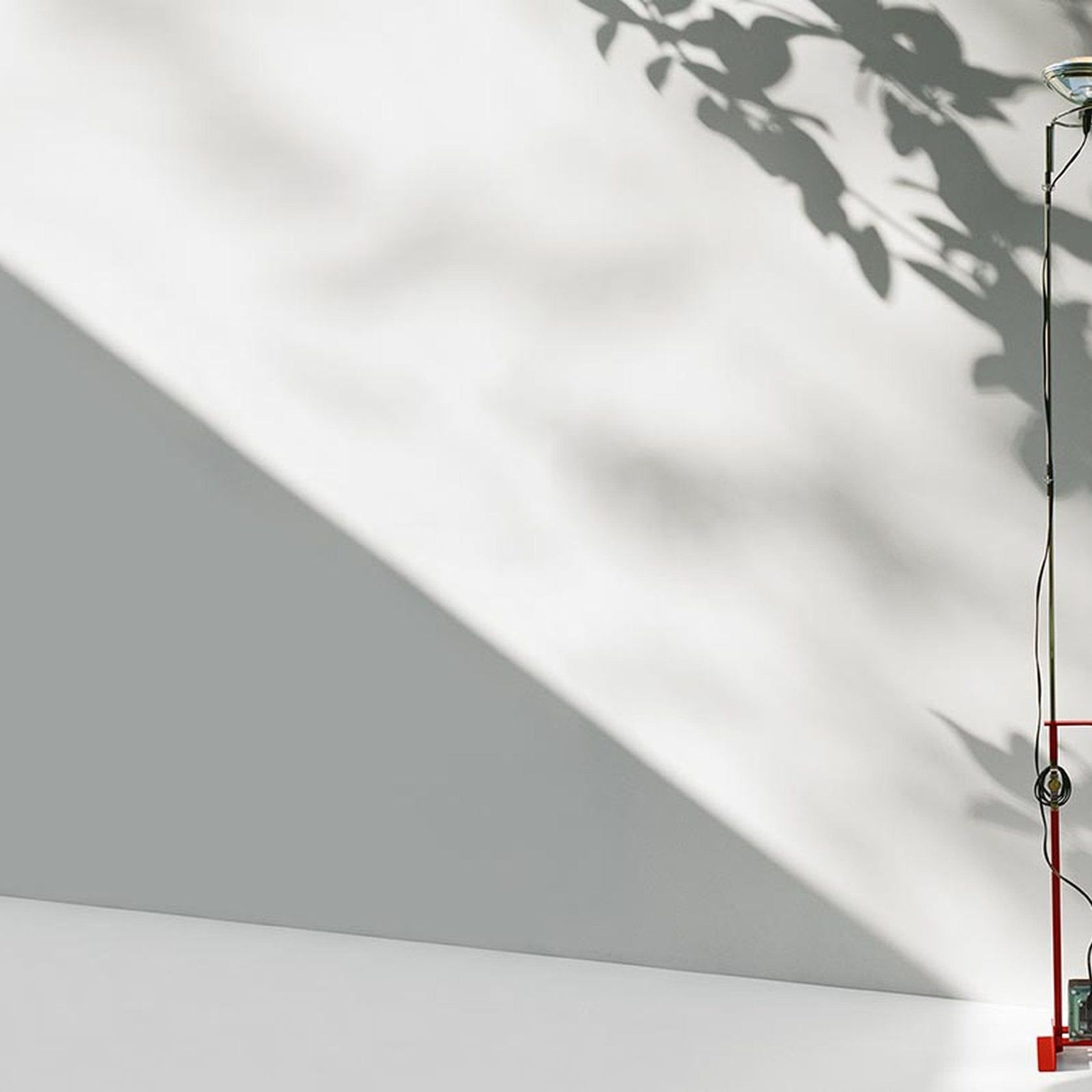 Toio Floor Lamp gallery detail image