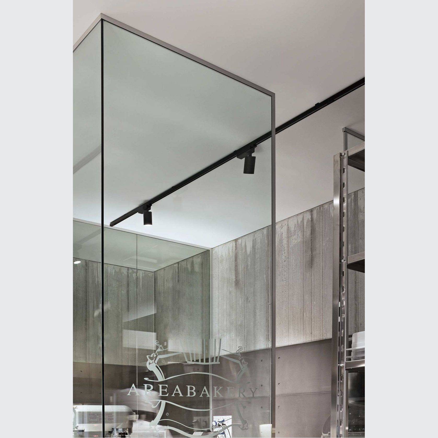 UT Spot Track gallery detail image