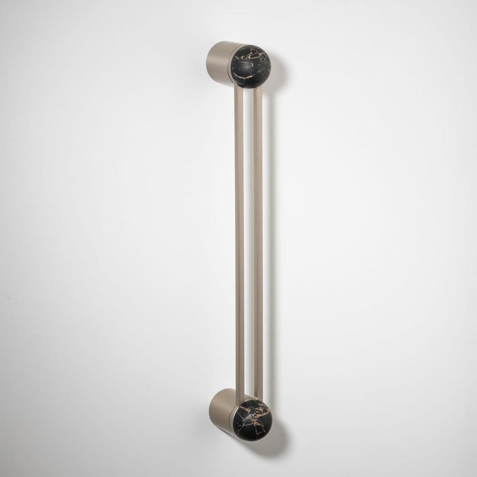 H04 Pull Handle Long gallery detail image