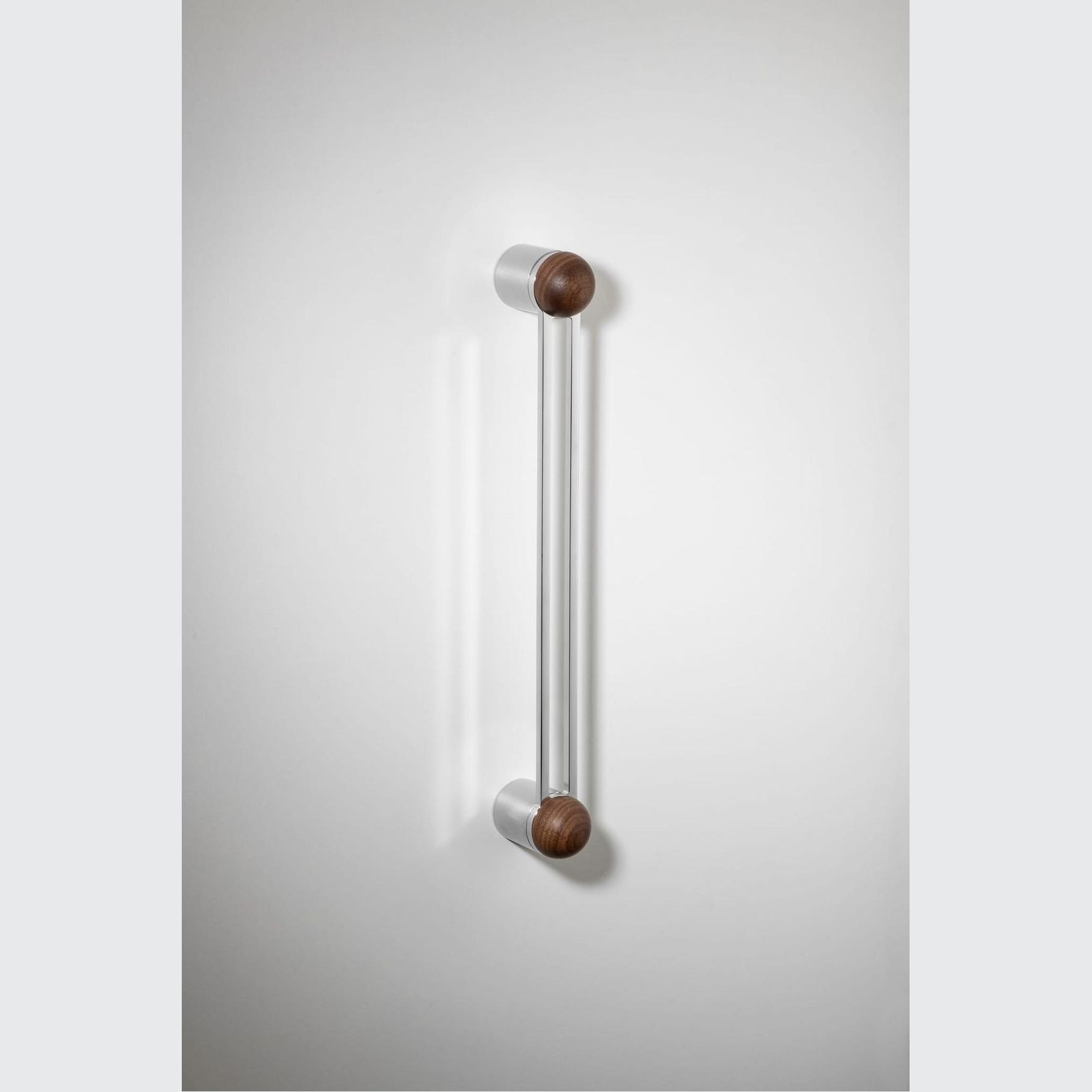 H04 Pull Handle Long gallery detail image