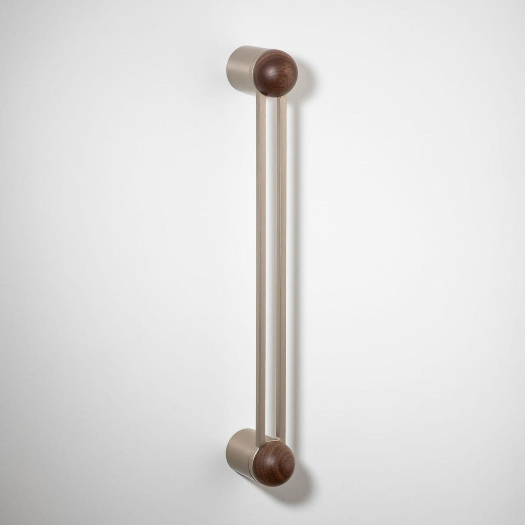 H04 Pull Handle Long gallery detail image