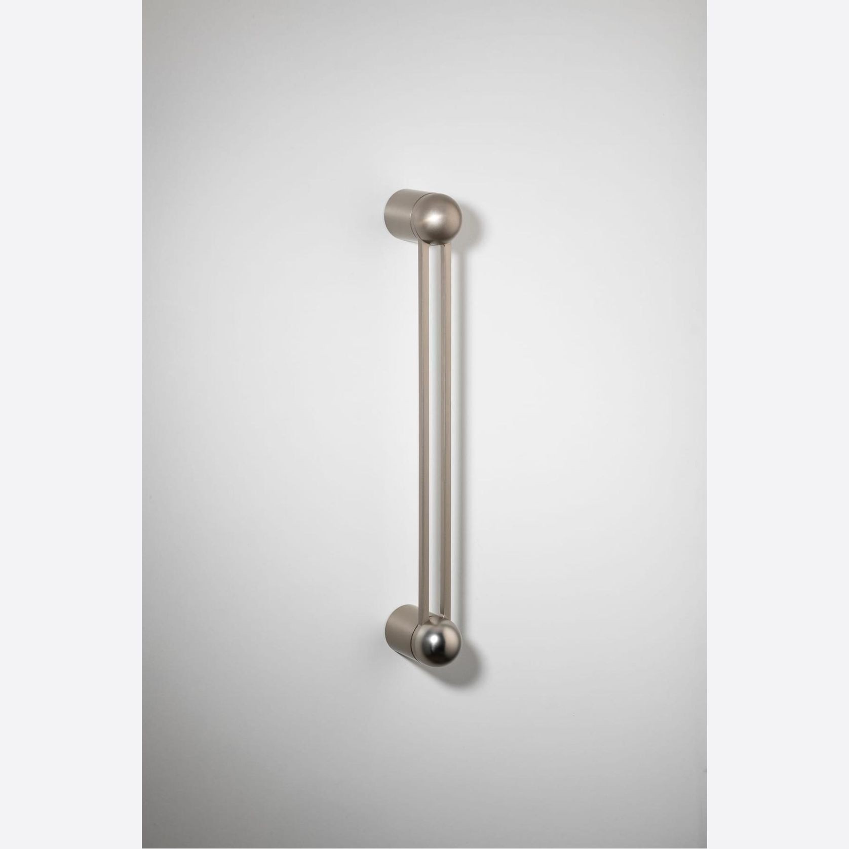 H04 Pull Handle Long gallery detail image