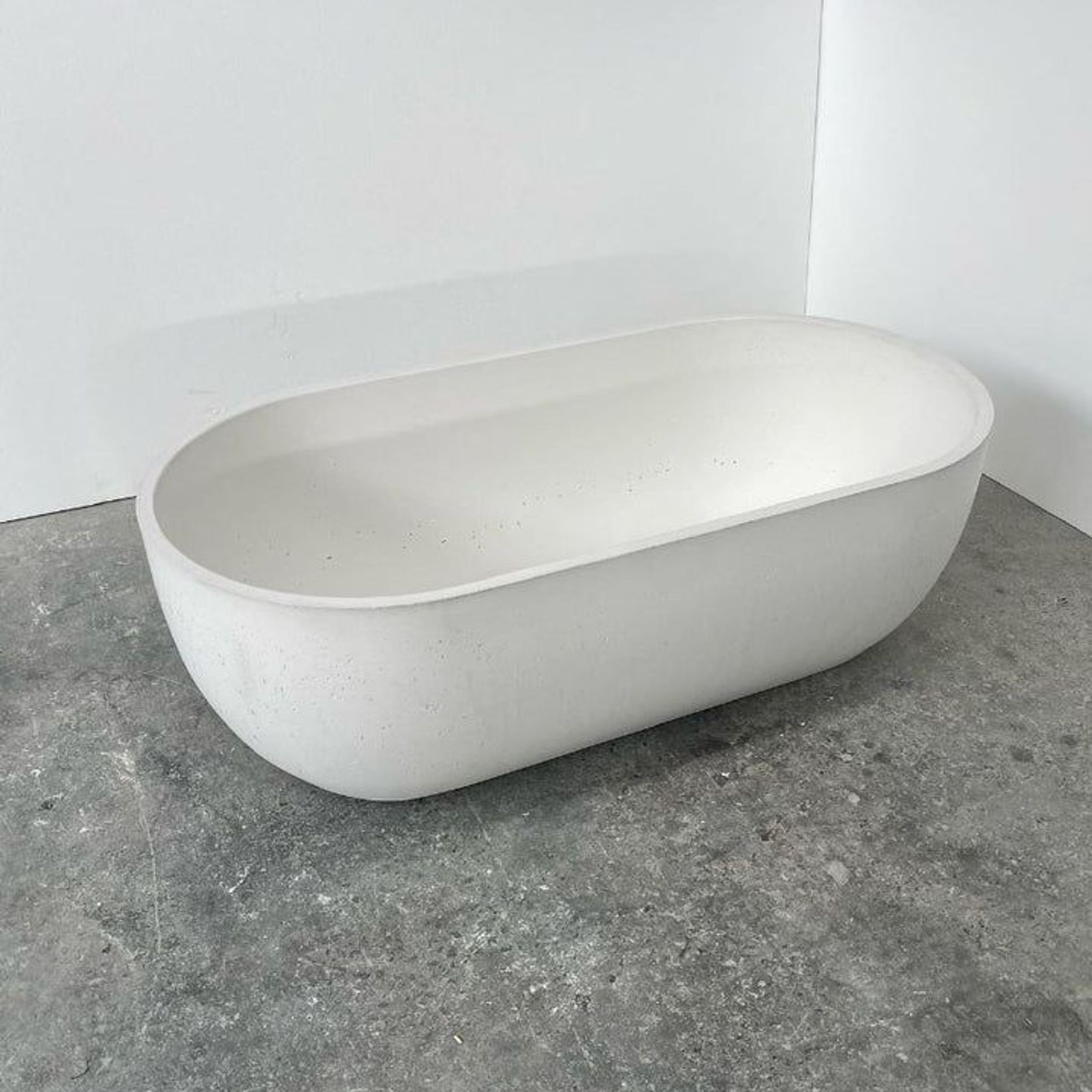 Concrete Republic Yakt Concrete Bath gallery detail image