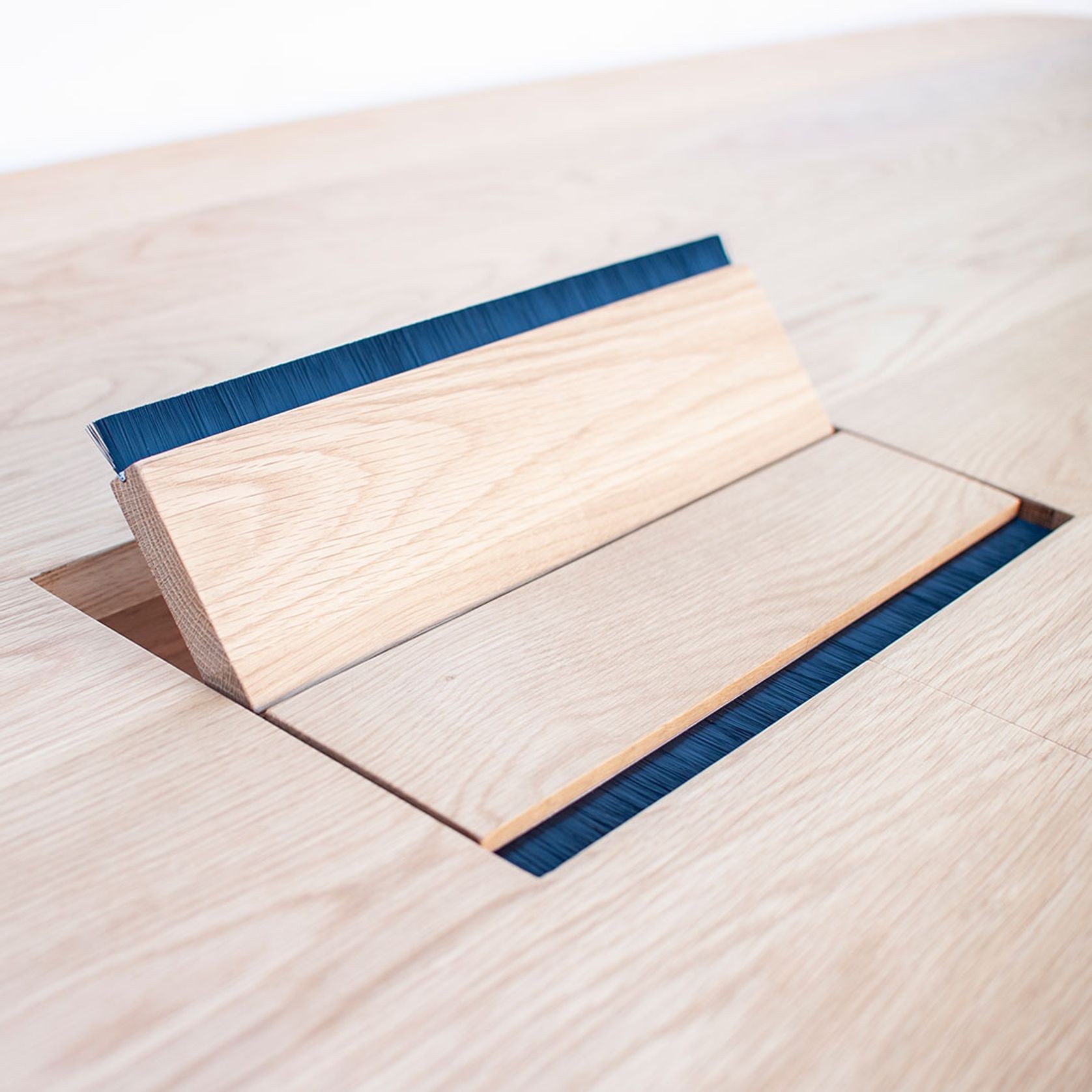 Elite In Desk Box gallery detail image