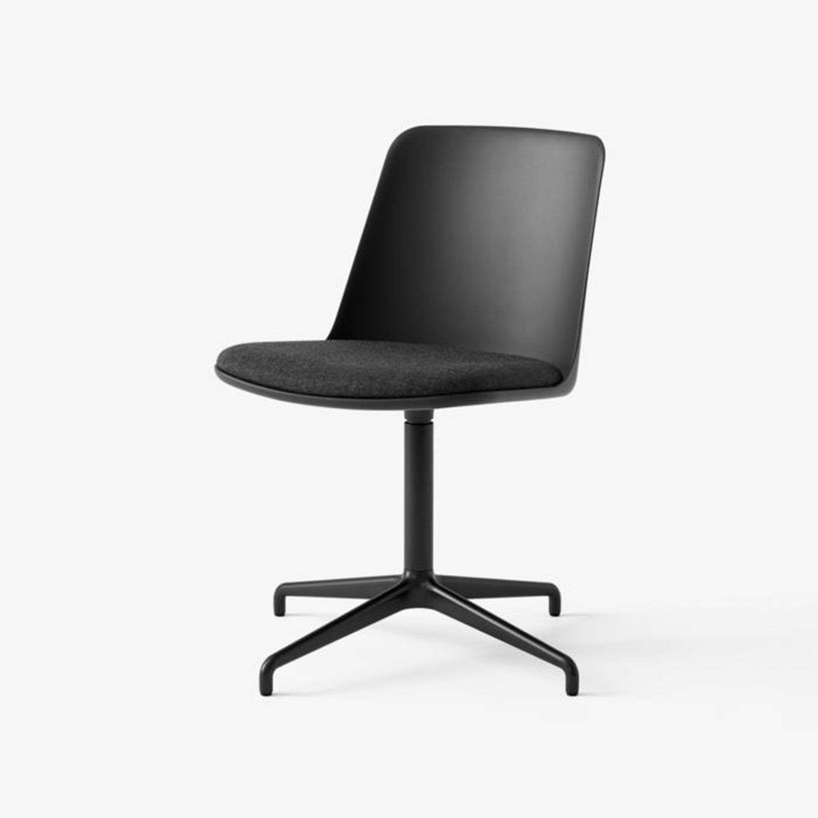 Rely HW12 Chair by &Tradition gallery detail image