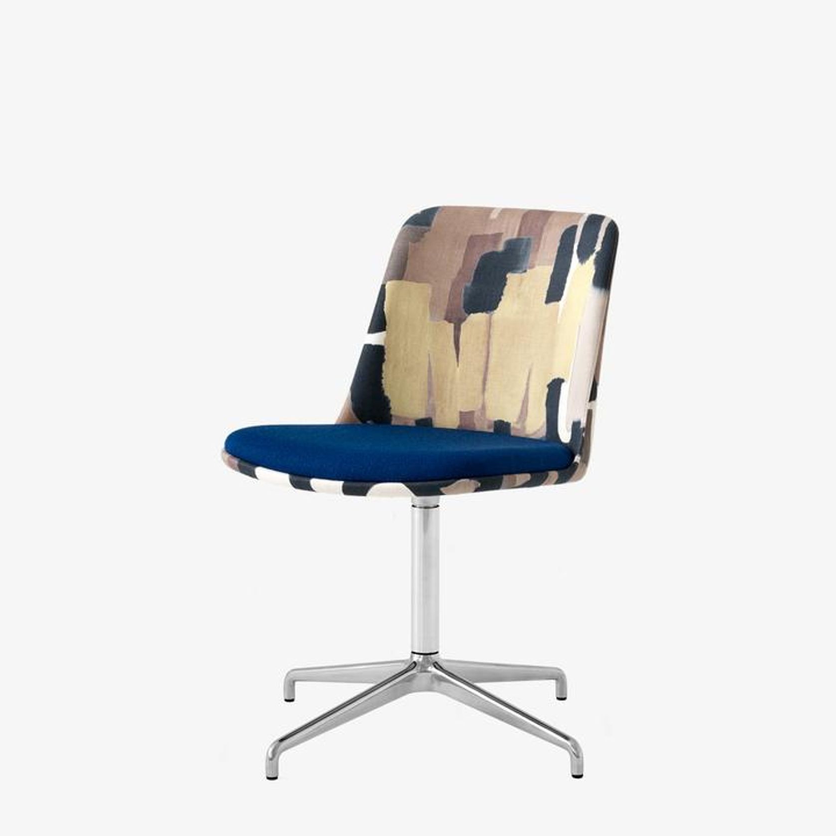 Rely HW15 Chair by &Tradition gallery detail image