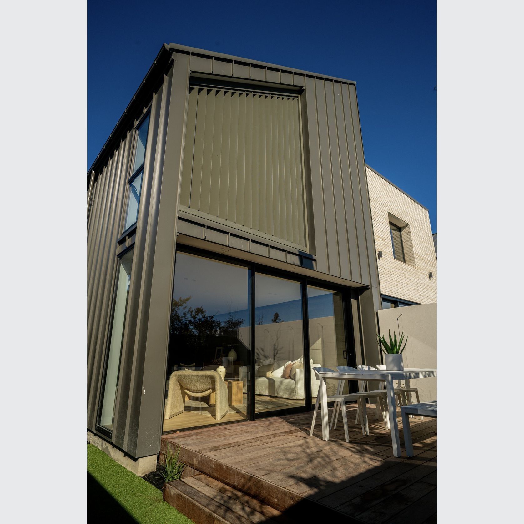 Facade Sky Louvre gallery detail image