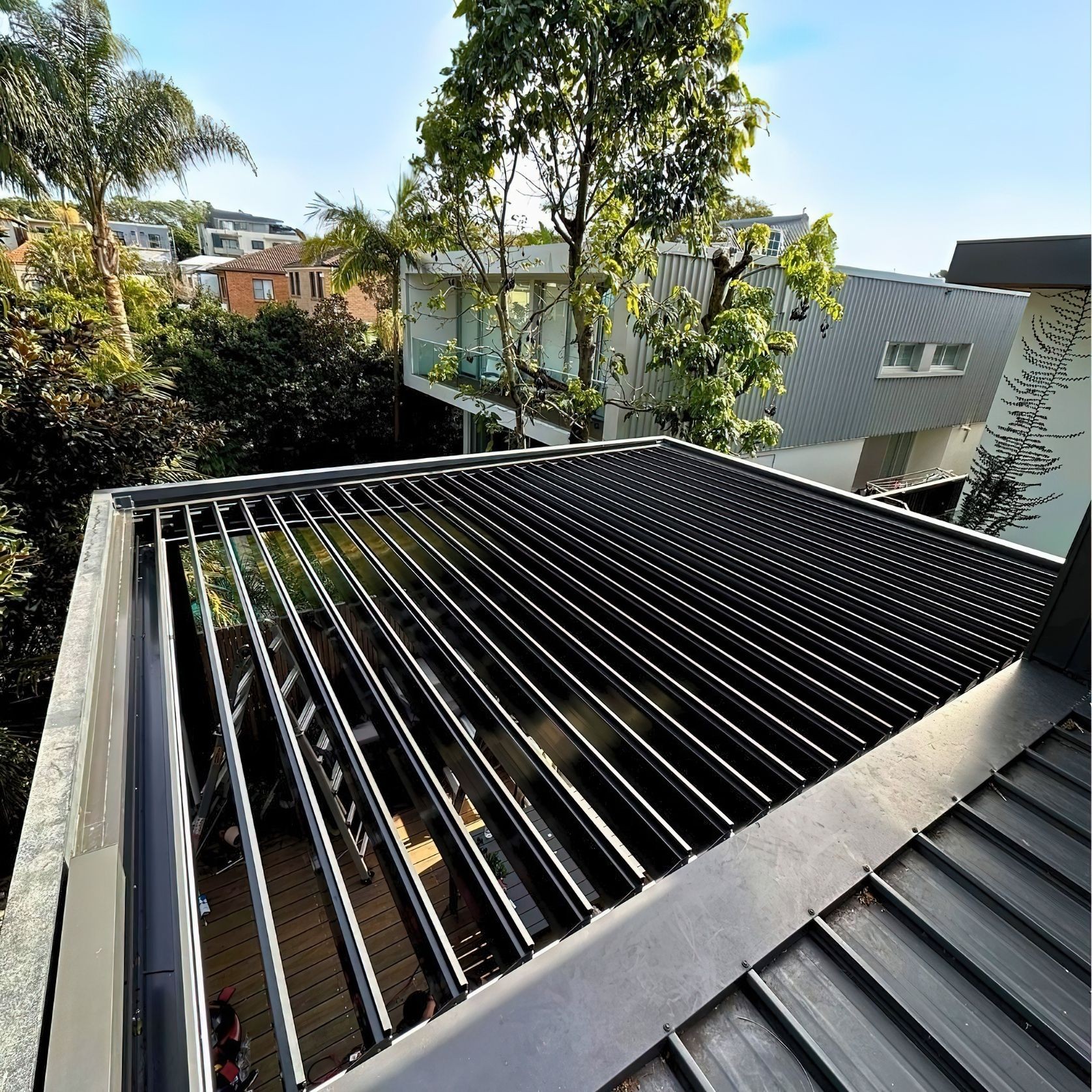 Med Twist Opening Louvre Roof gallery detail image