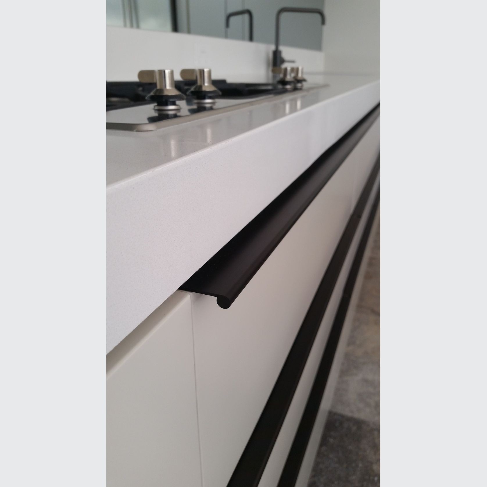 HB370 + HB380 Series Continuous Drawer Pull gallery detail image