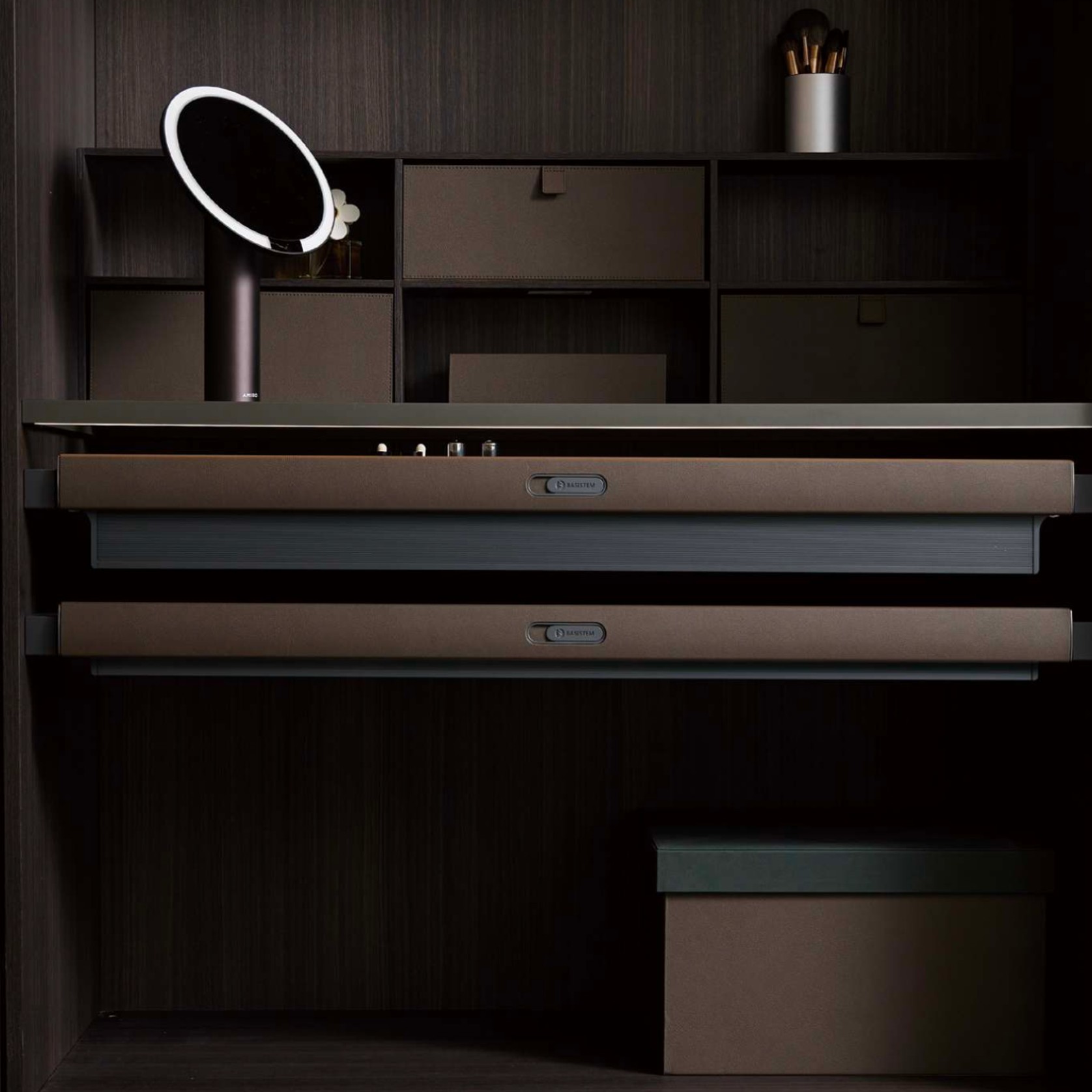 BASISTEM Leather Cosmetics Box gallery detail image