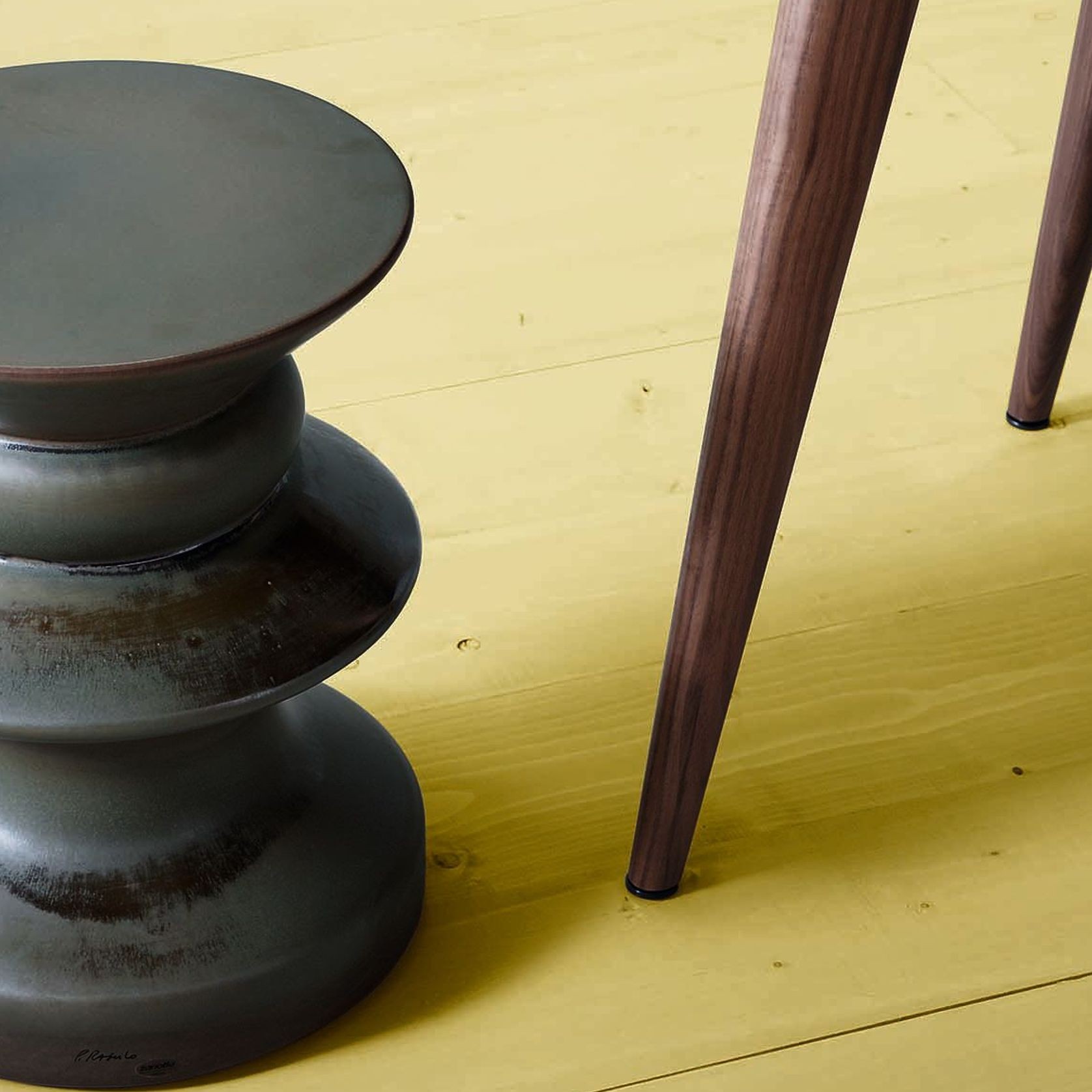 Teti table gallery detail image