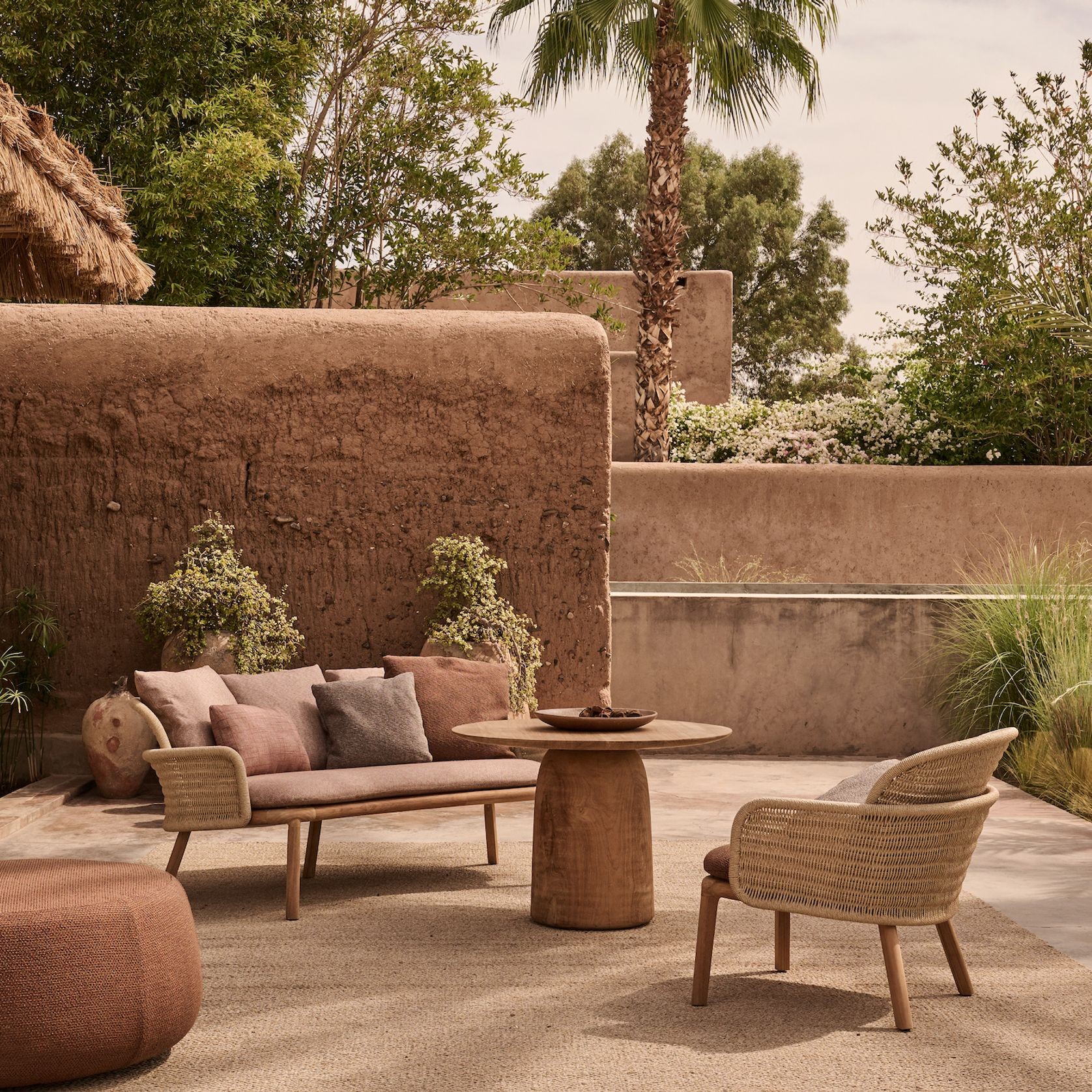 Suro | Lounge Chair gallery detail image