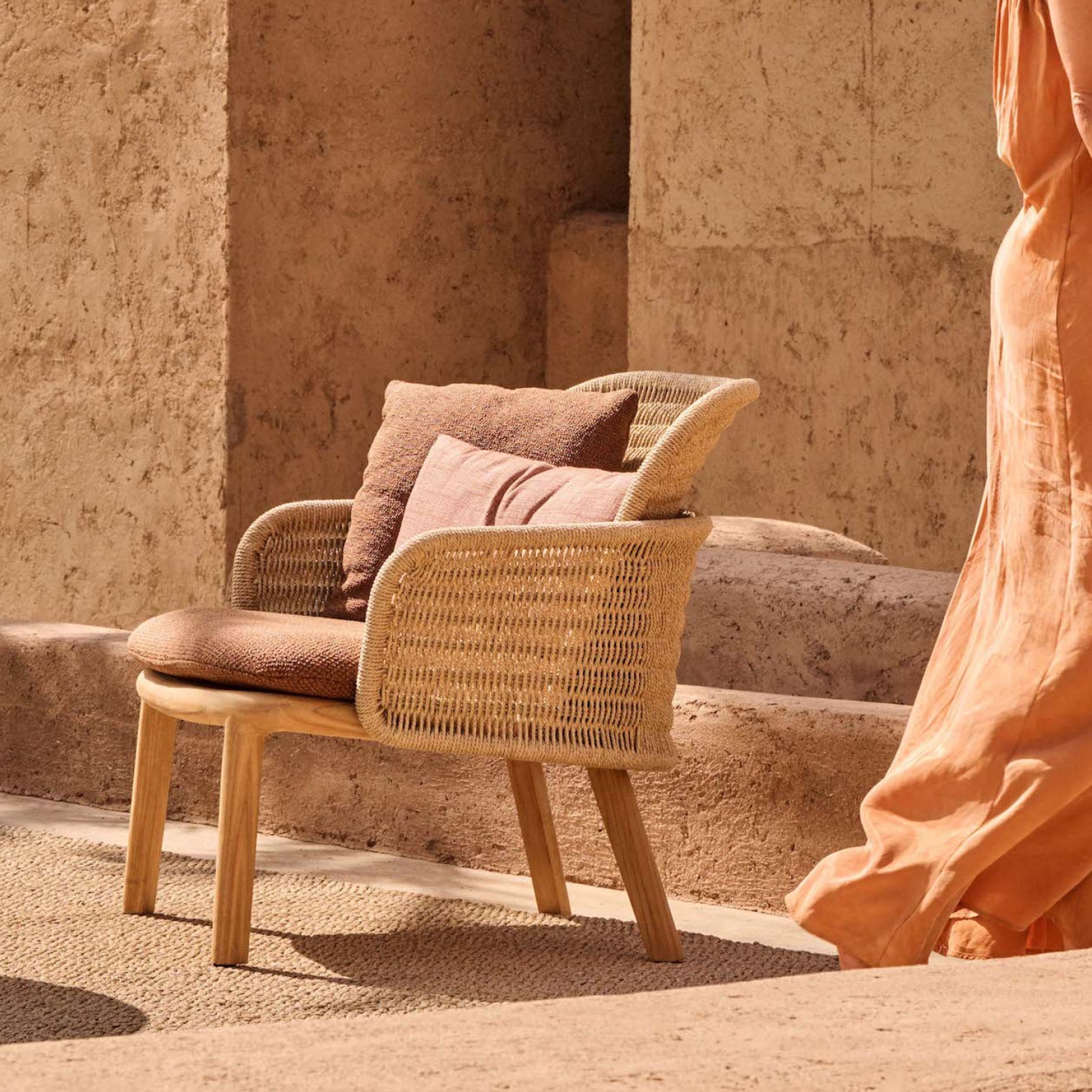 Suro | Lounge Chair gallery detail image