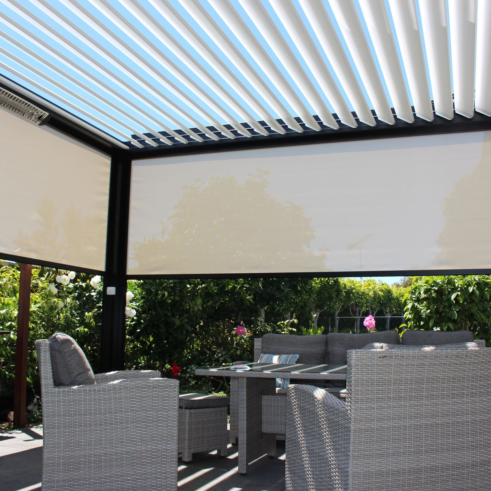 Drop Down Outdoor Screens gallery detail image