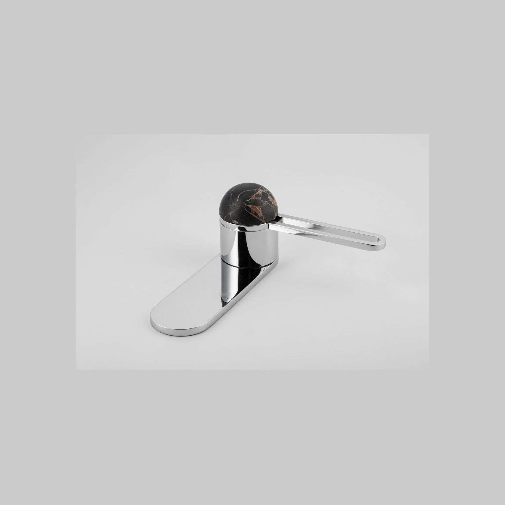 H01 Lever - Oval Backplate gallery detail image