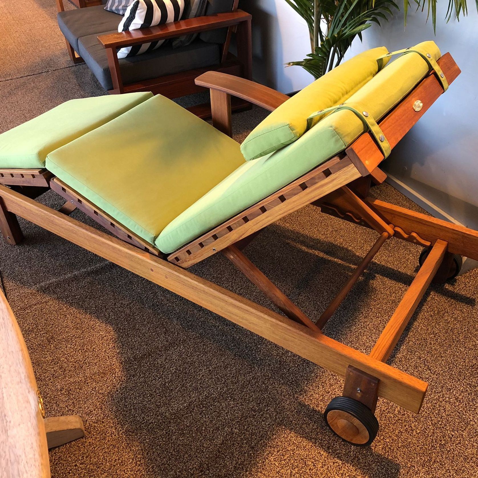 Standard Lounger gallery detail image
