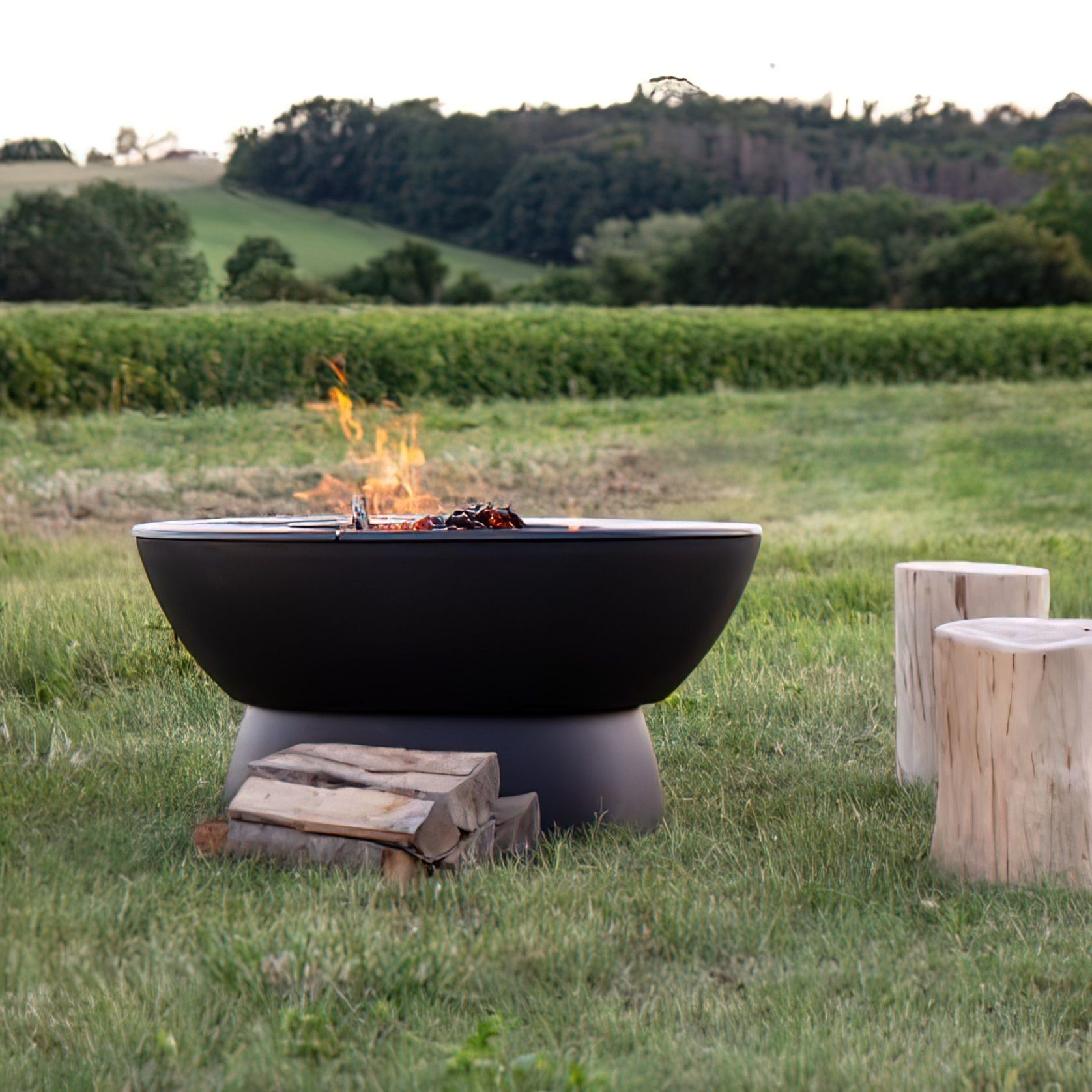 Hergóm Meteor Cast Iron Fire Pit gallery detail image