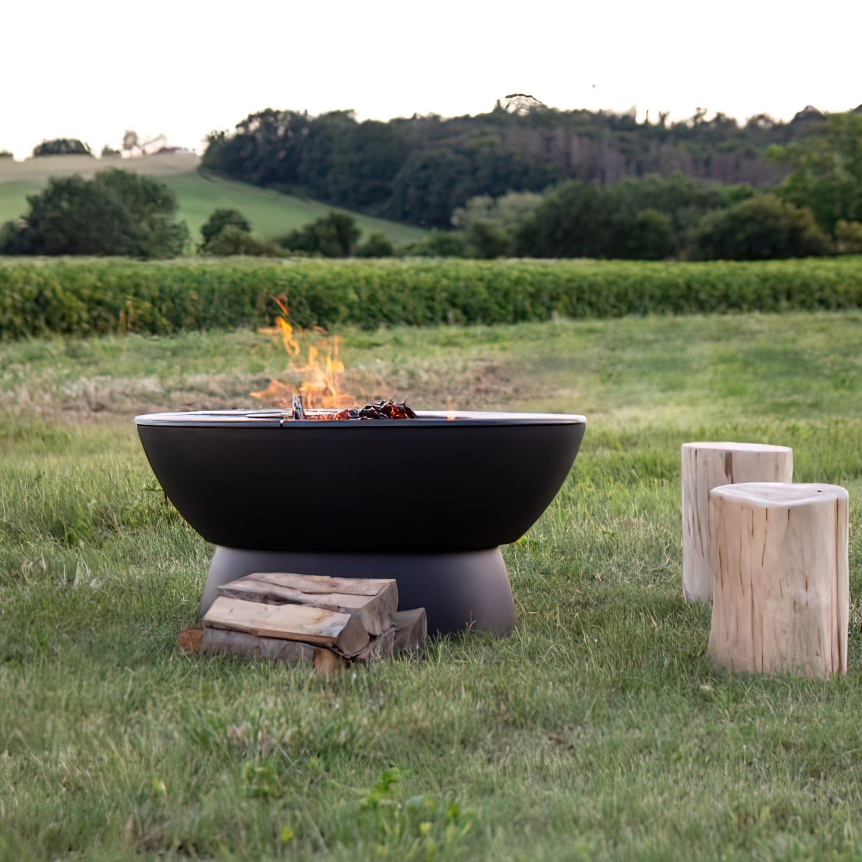 Hergóm Meteor Cast Iron Fire Pit gallery detail image