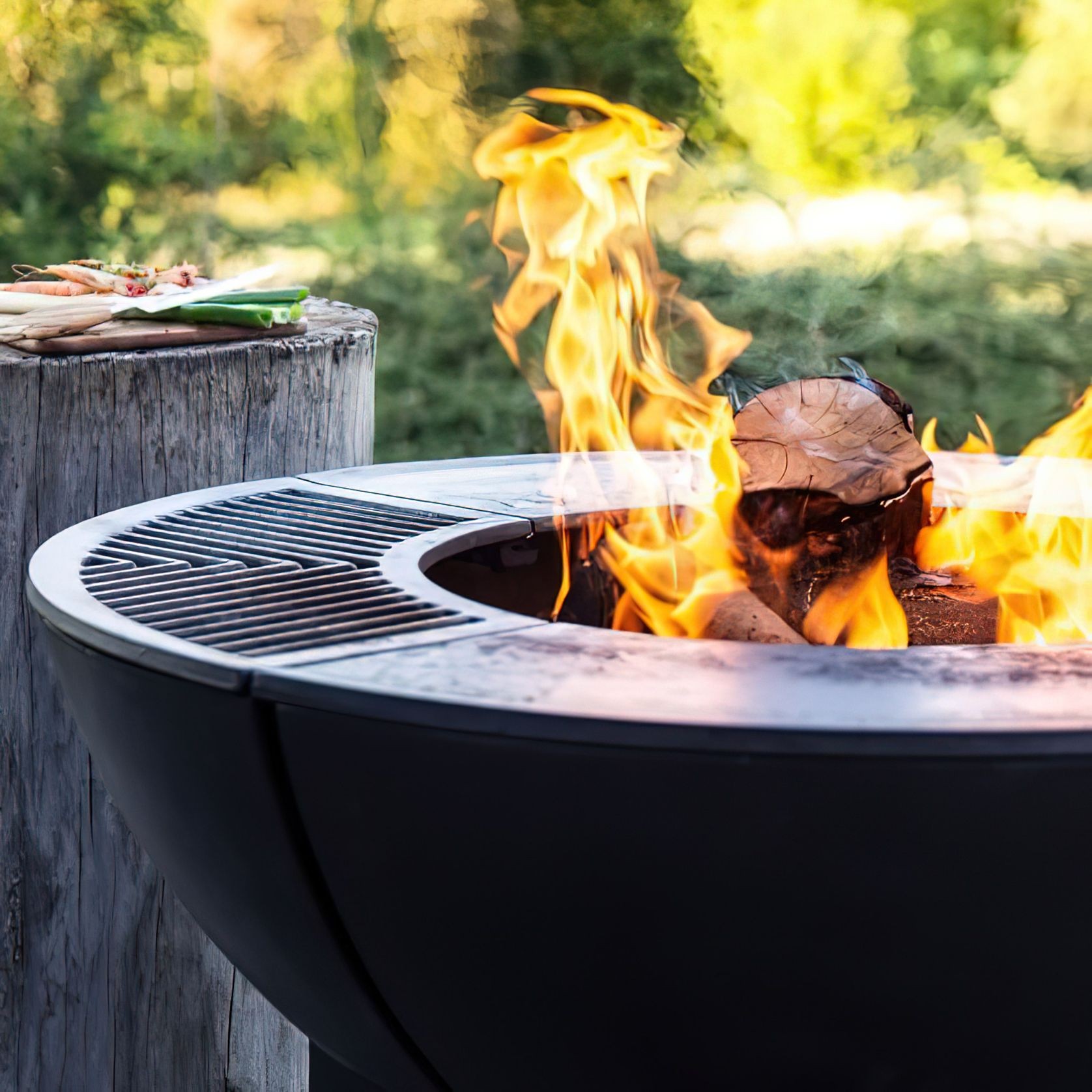 Hergóm Zenith Cast Iron Fire Pit gallery detail image