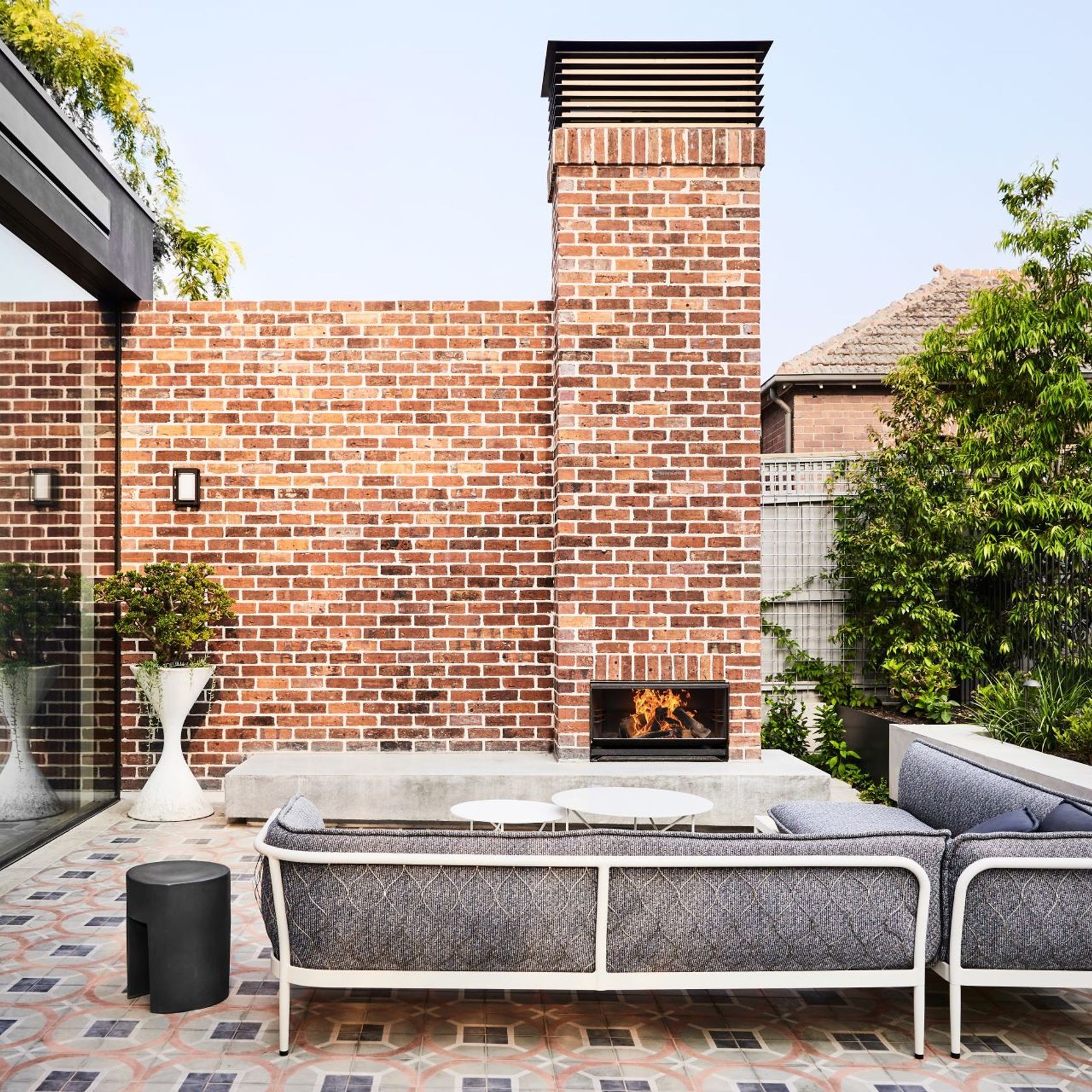 Escea EW5000 Outdoor Cooking Fire gallery detail image