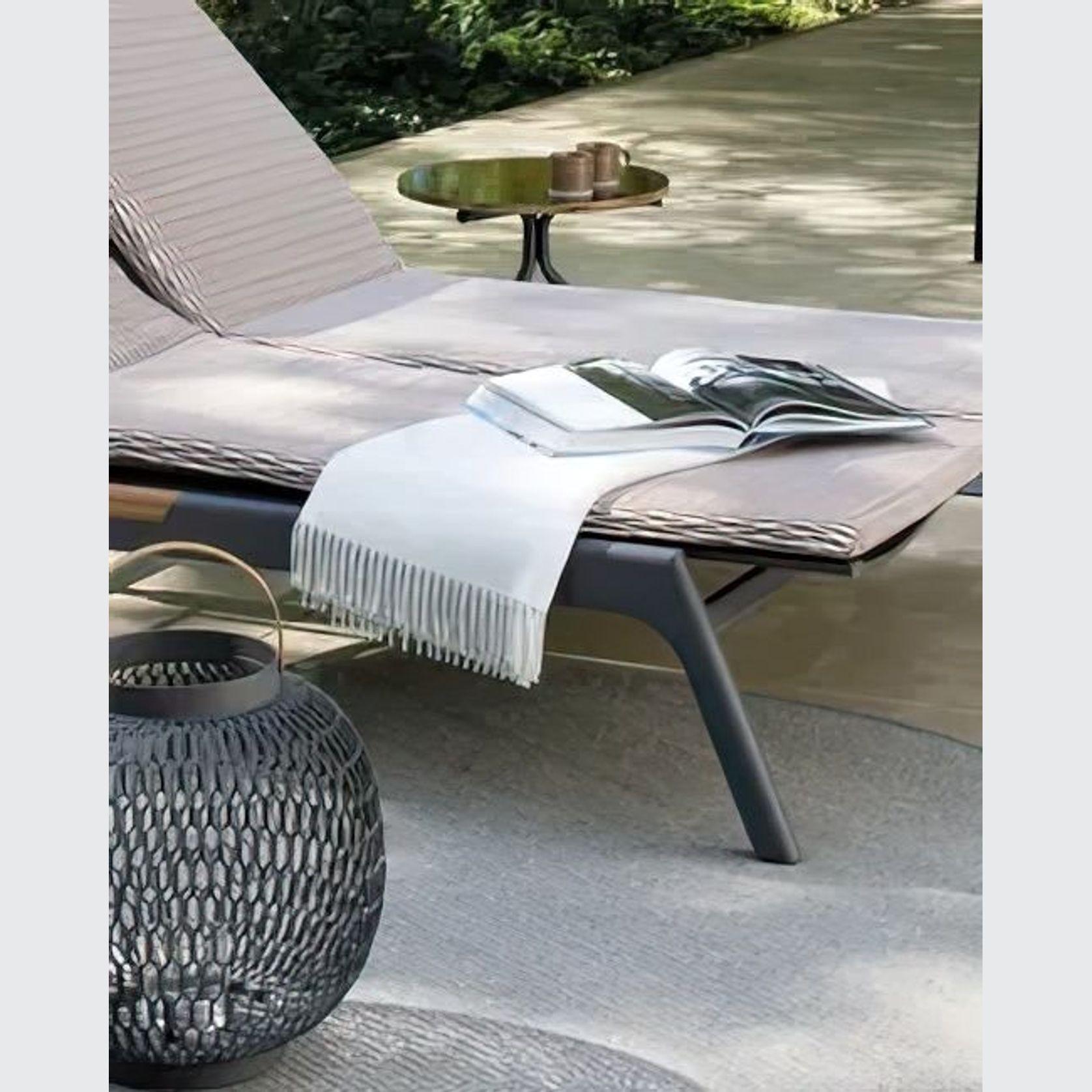 SWITCH XL Lantern gallery detail image