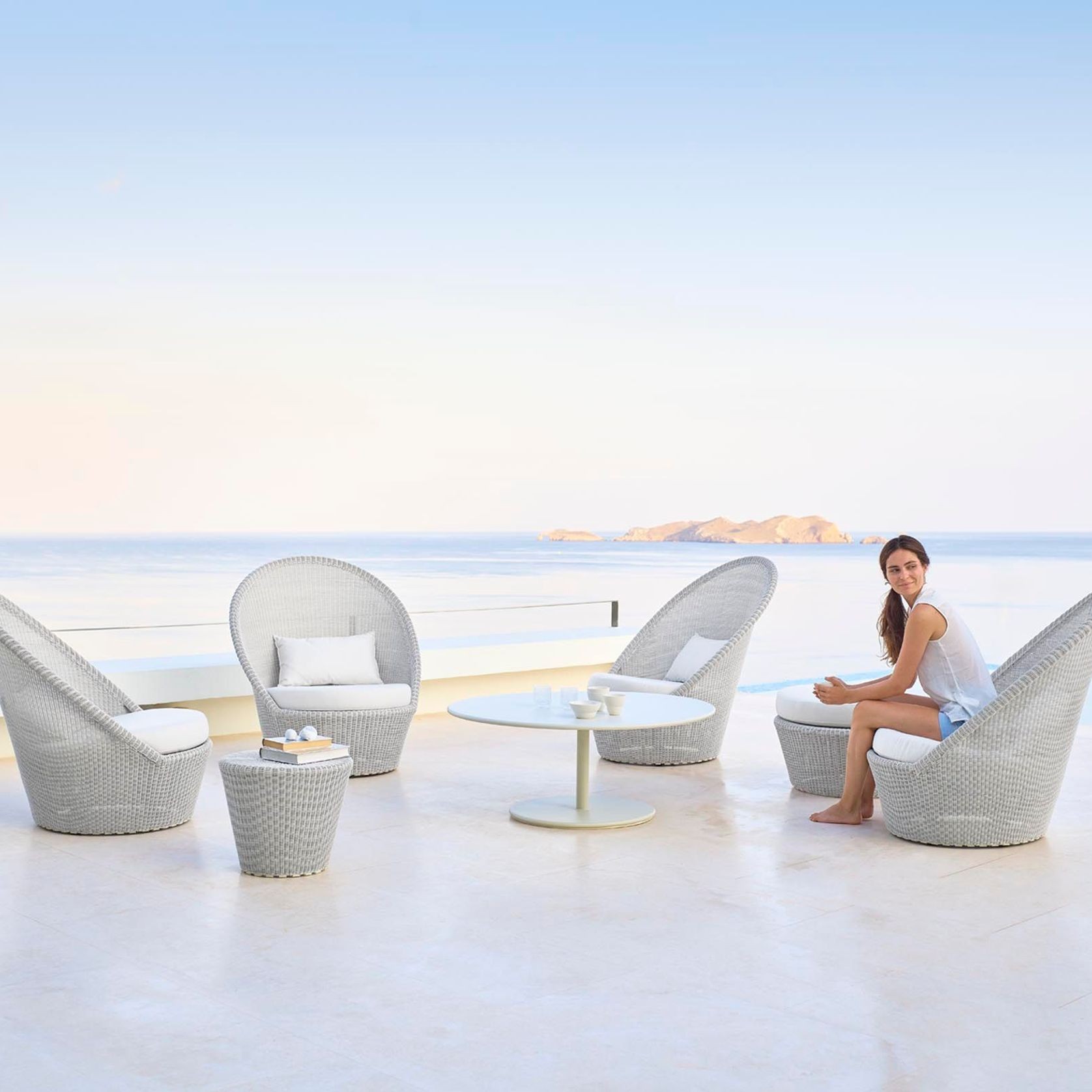 Kingston sunchair with wheels gallery detail image