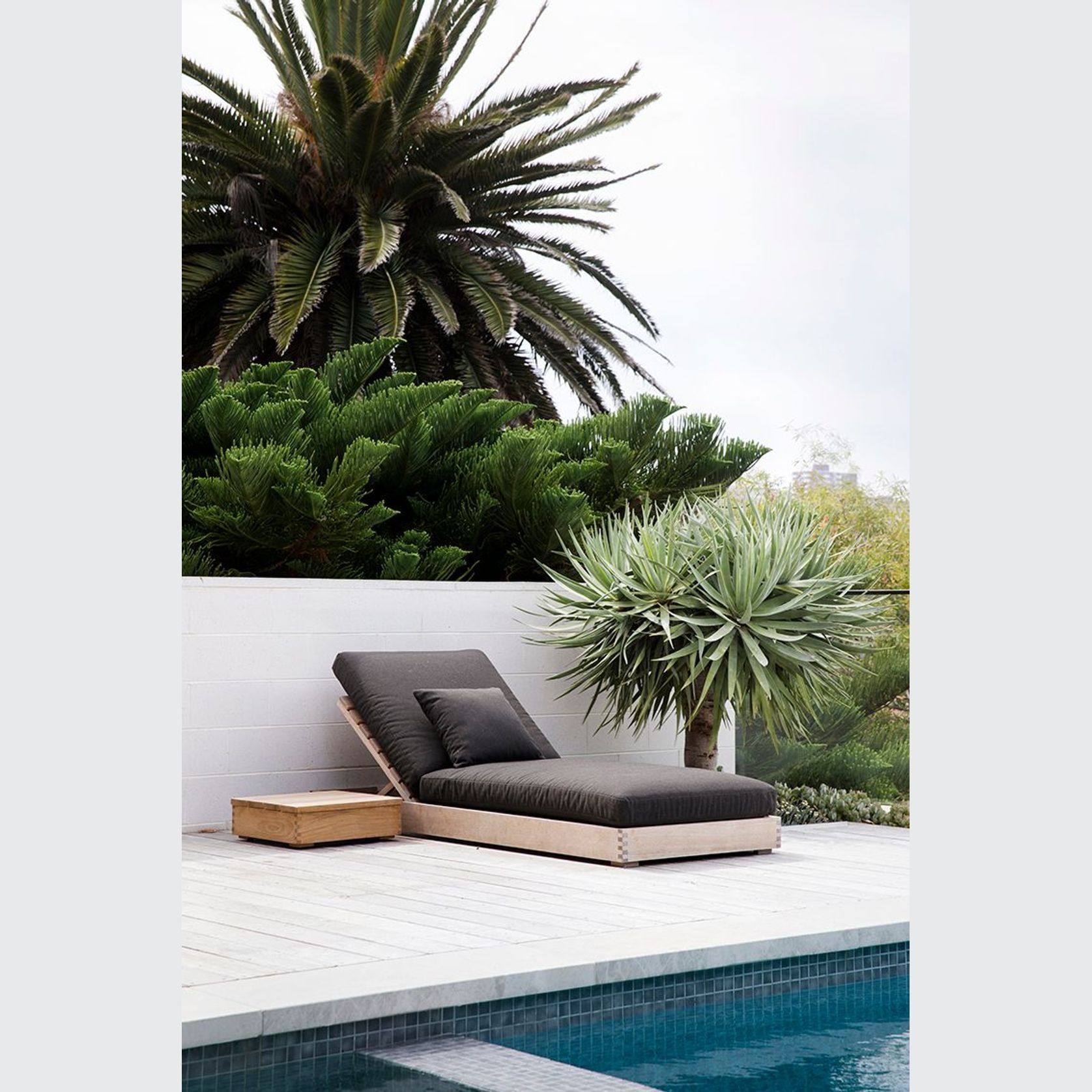 Burleigh Outdoor Daybed Lounger gallery detail image