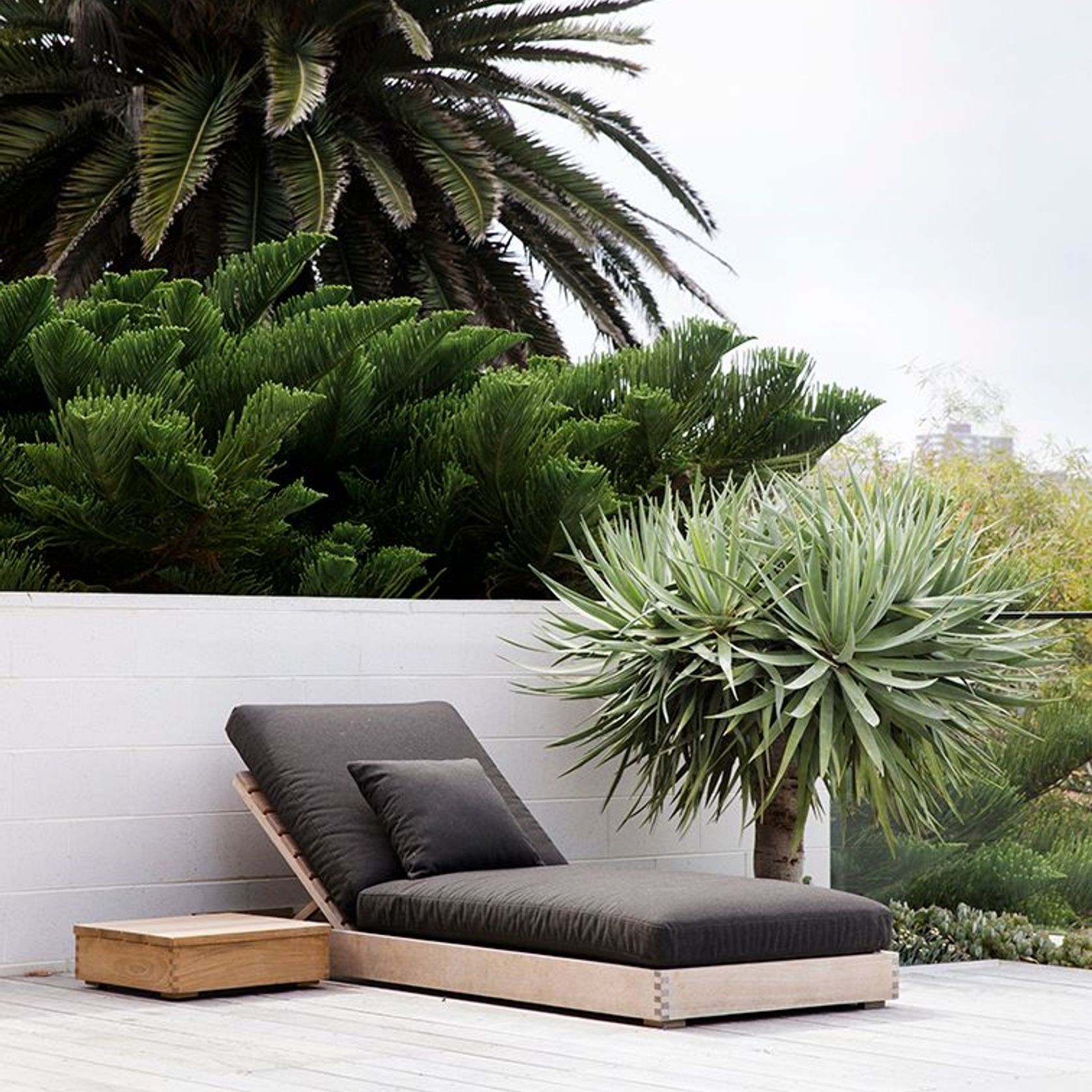 Burleigh Outdoor Daybed Lounger gallery detail image