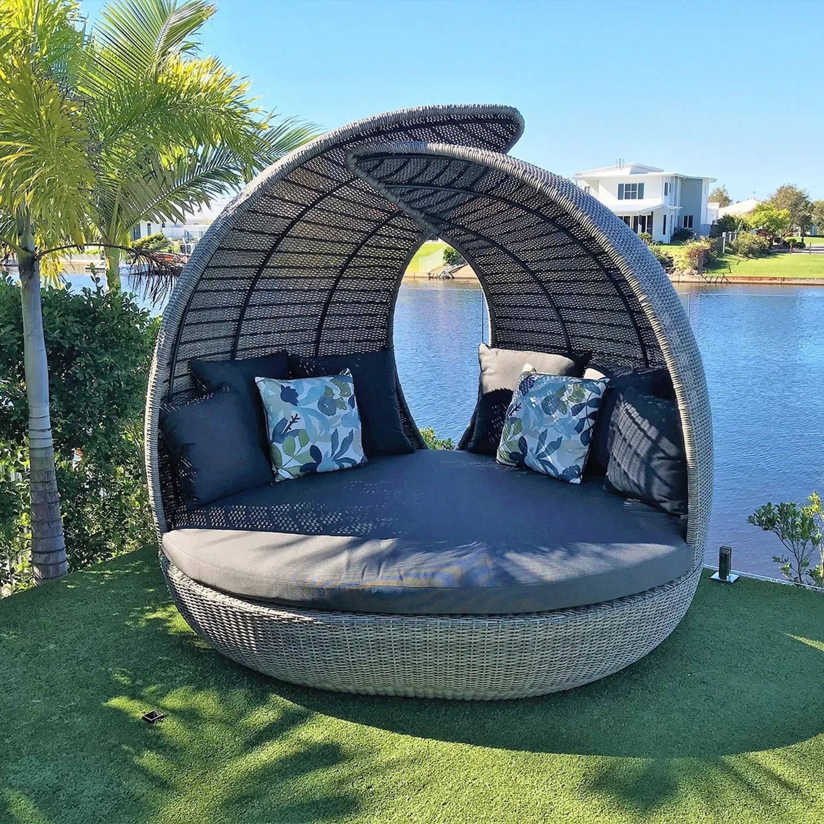 Lotus Wicker Daybed gallery detail image