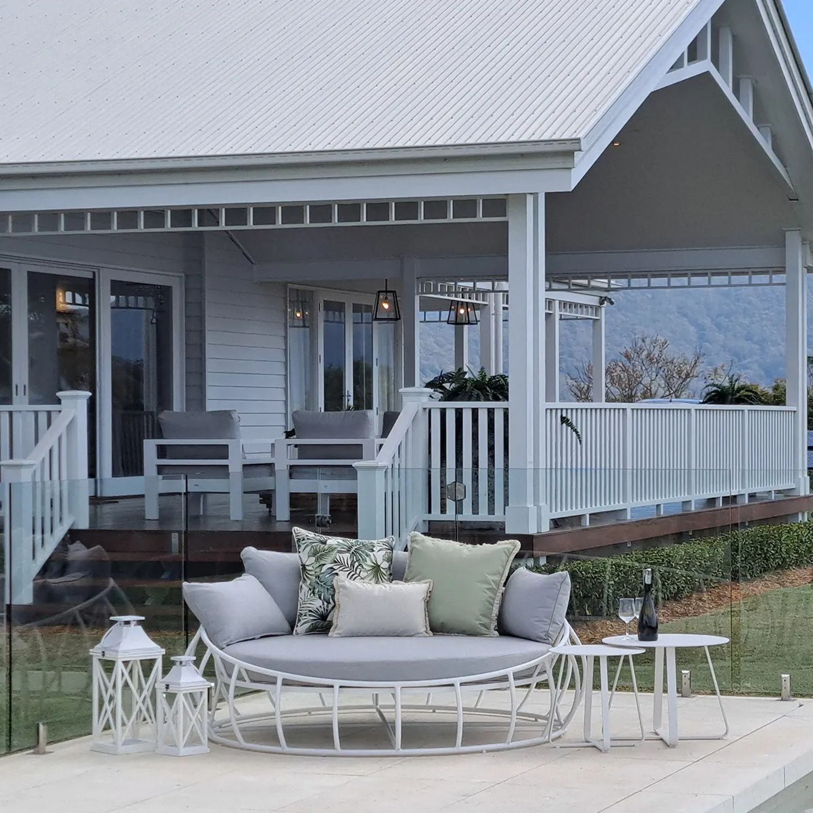 Purist Round Daybed gallery detail image