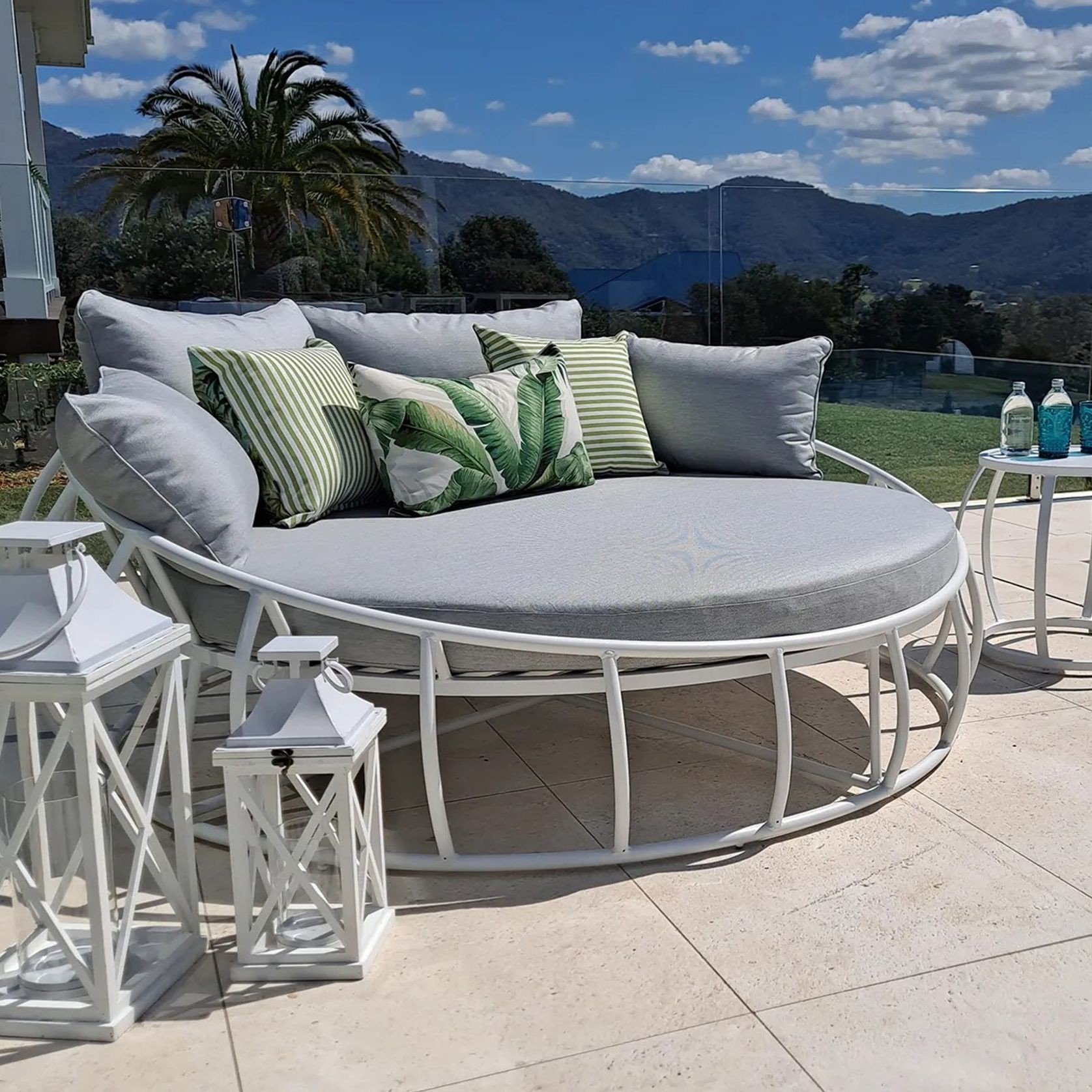 Purist Round Daybed gallery detail image