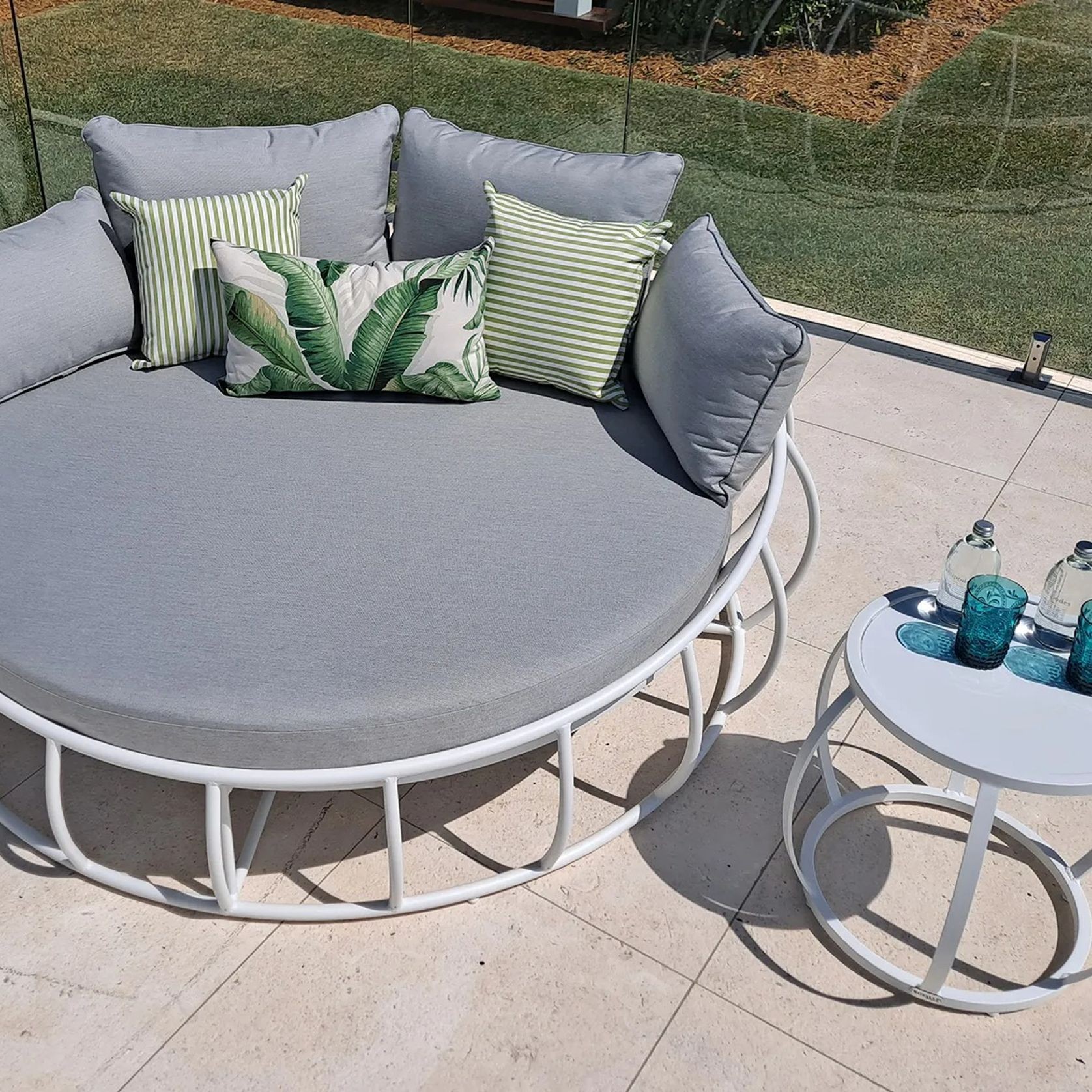 Purist Round Daybed gallery detail image