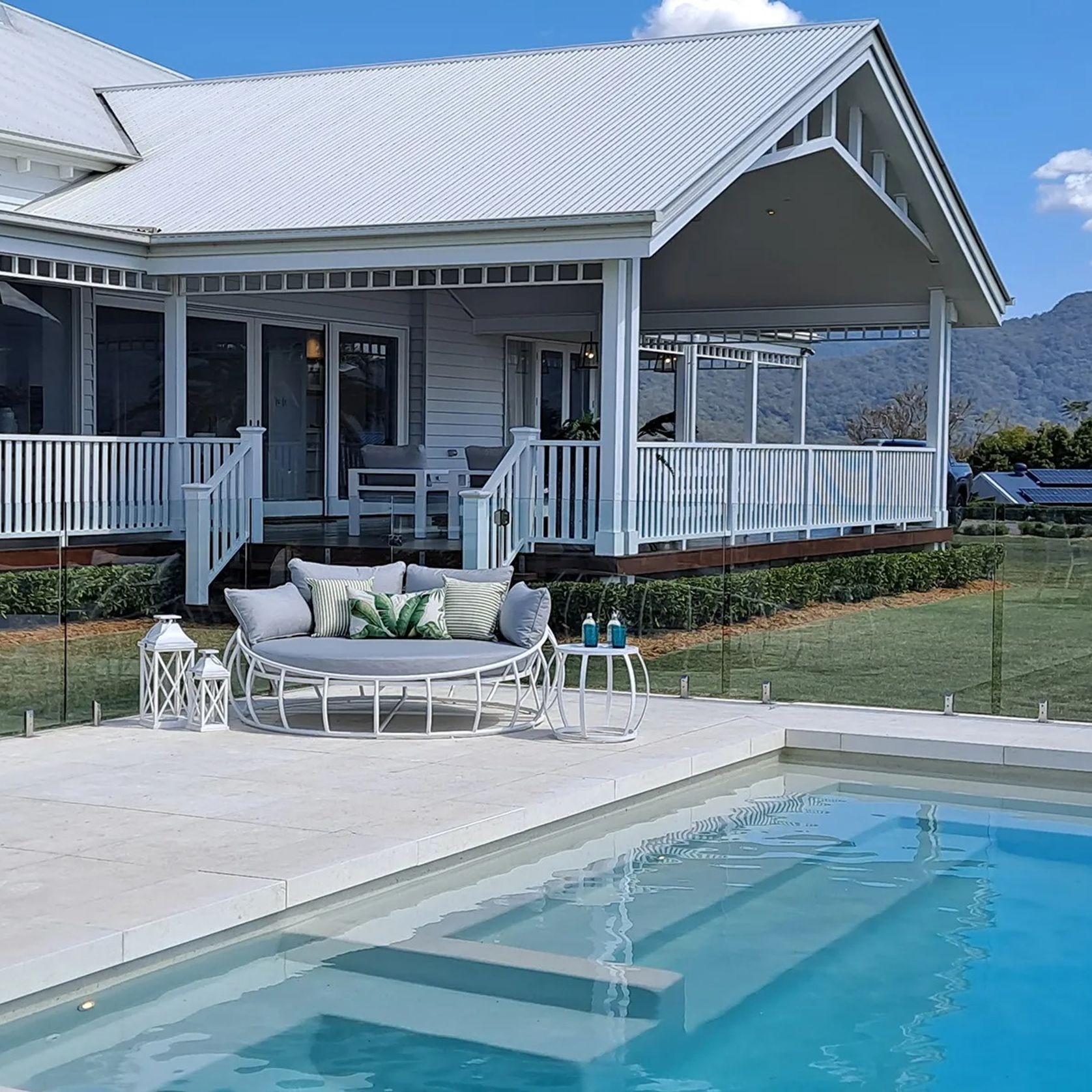 Purist Round Daybed gallery detail image