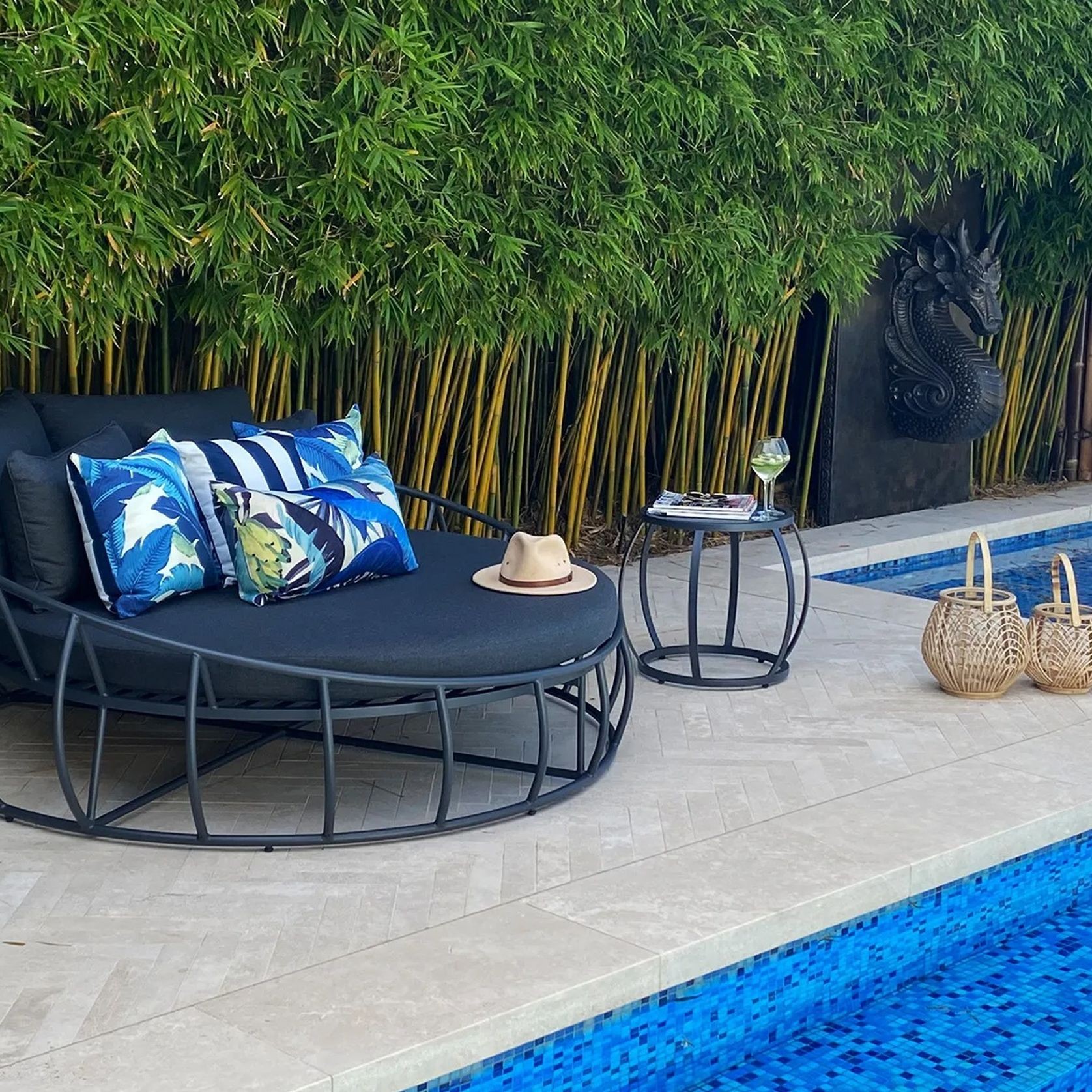 Purist Round Daybed gallery detail image