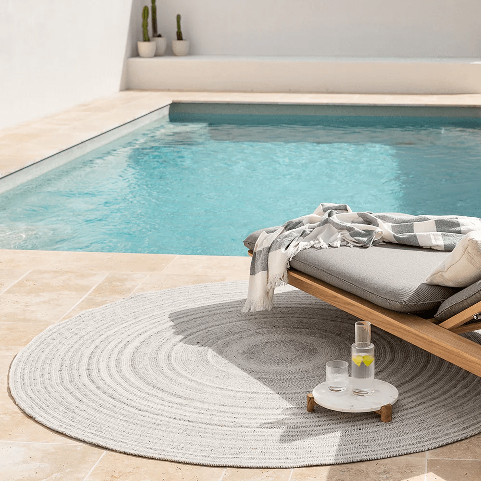 Baya Palm Cove Round Rug - Pumice | Indoor or Outdoor gallery detail image